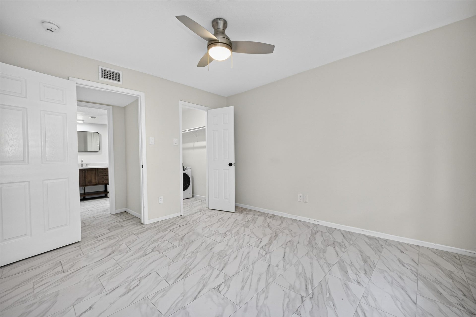 5929 Queensloch Drive, #131, Houston, TX 77096 5929 Queensloch Drive, #131, Houston, TX 77096