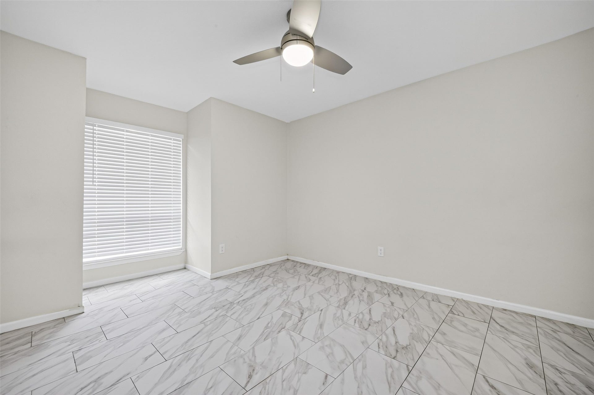 5929 Queensloch Drive, #131, Houston, TX 77096 5929 Queensloch Drive, #131, Houston, TX 77096