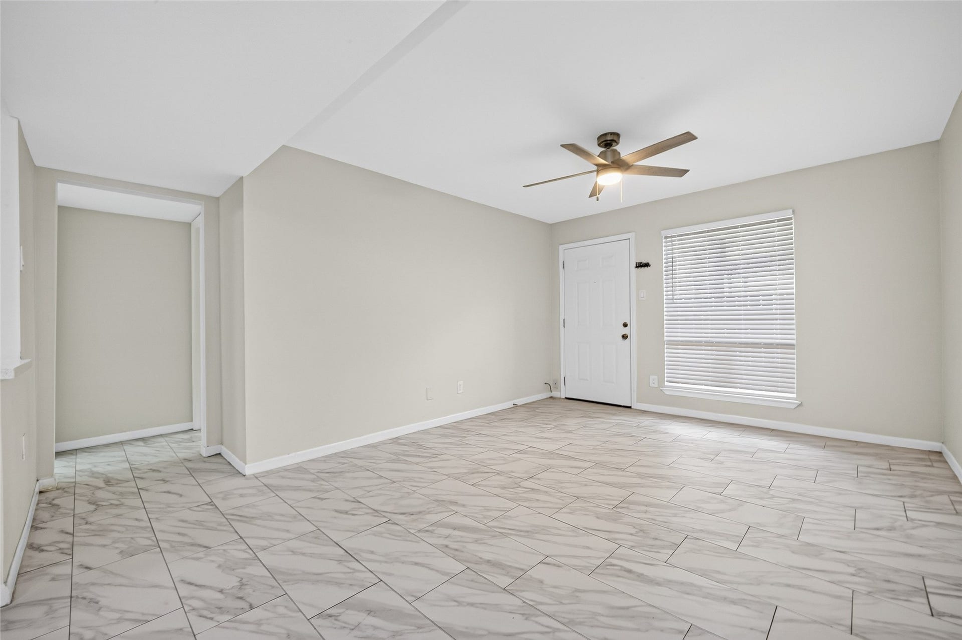 5929 Queensloch Drive, #131, Houston, TX 77096 5929 Queensloch Drive, #131, Houston, TX 77096
