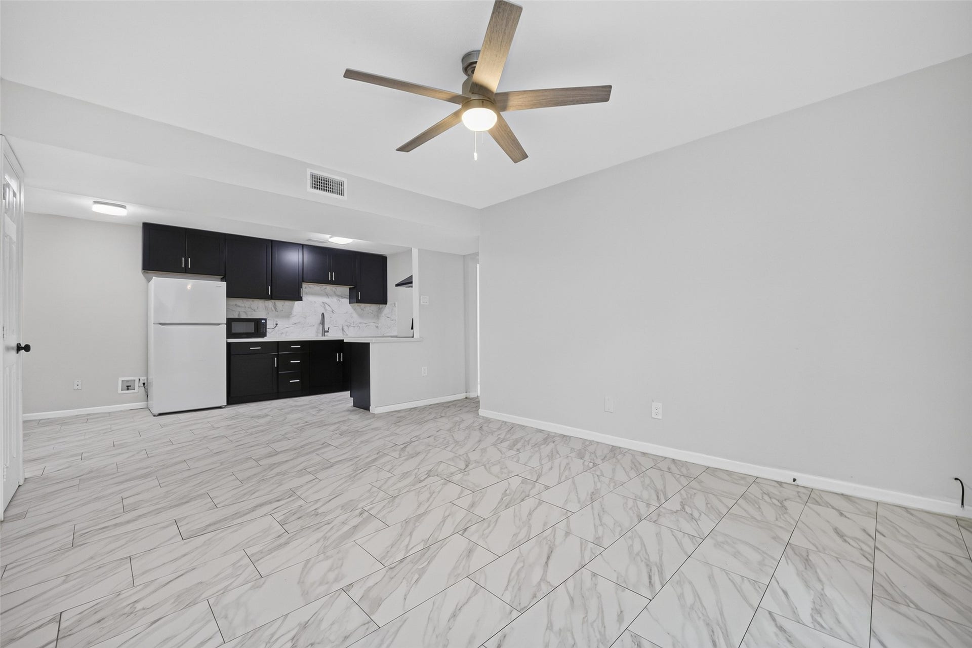 5929 Queensloch Drive, #131, Houston, TX 77096 5929 Queensloch Drive, #131, Houston, TX 77096