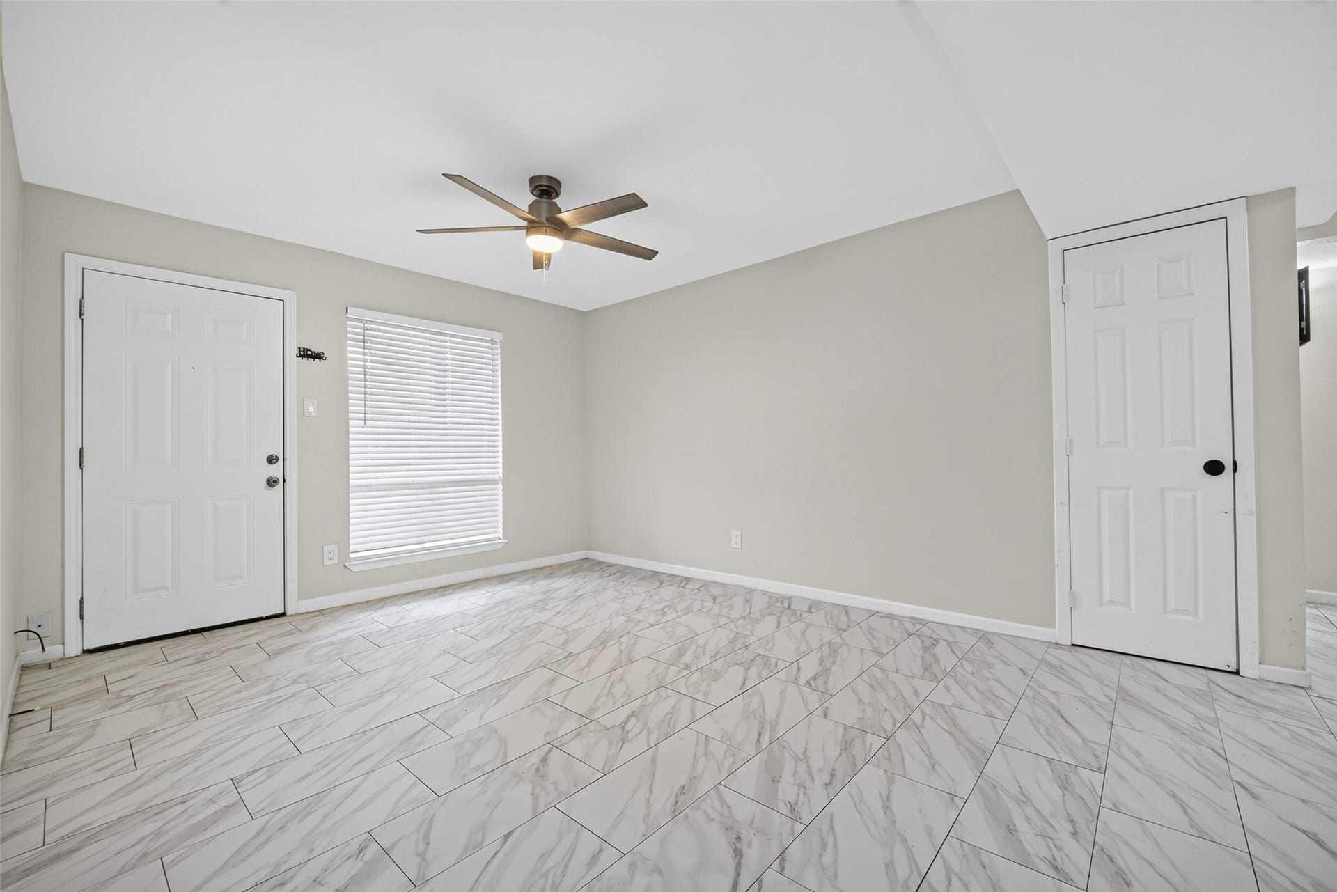 5929 Queensloch Drive, #131, Houston, TX 77096 5929 Queensloch Drive, #131, Houston, TX 77096