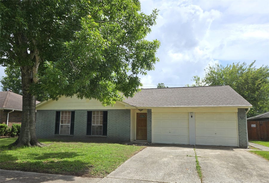 Property photo for 2515 Heritage Colony Drive, Webster, TX