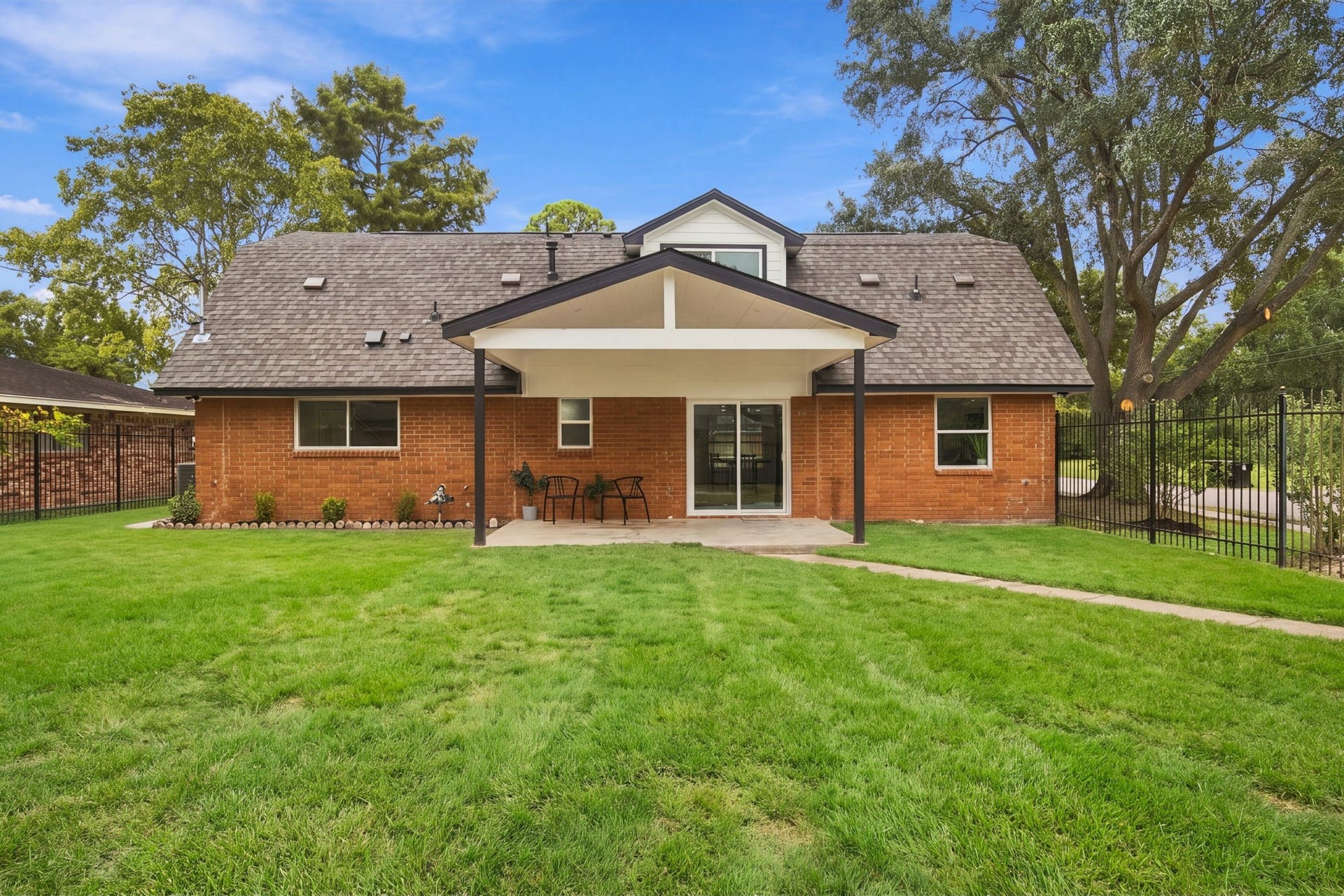 7734 Arrowhead Lane, Houston, TX 77075