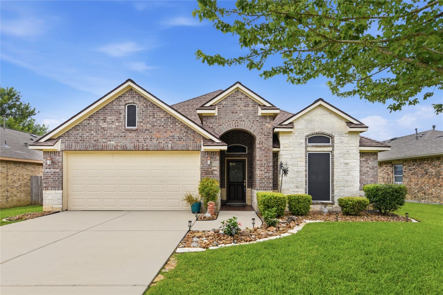 Property photo for 18721 Stewart Hill Drive, Montgomery, TX