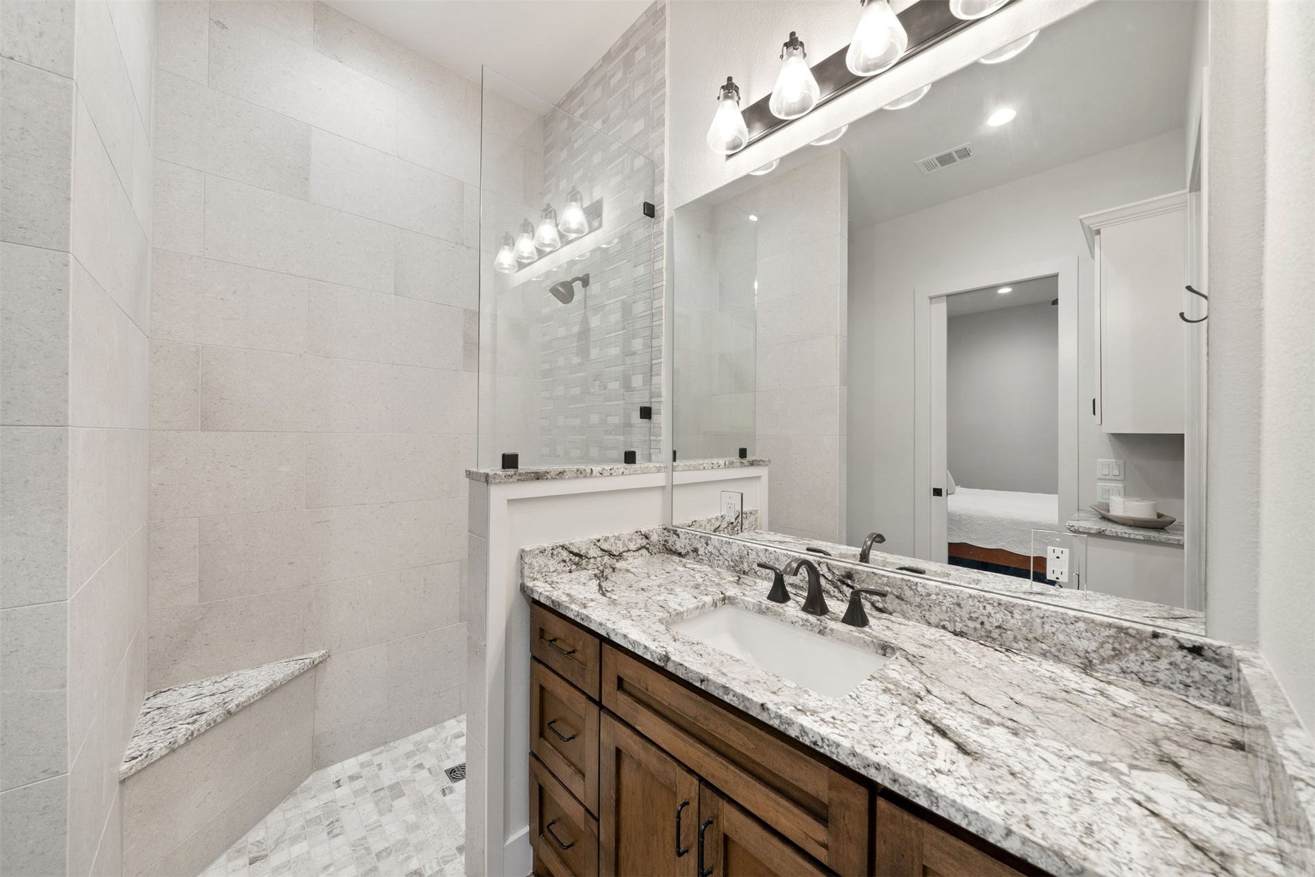 6970 Longmire Road, Conroe, TX 77304 6970 Longmire Road, Conroe, TX 77304