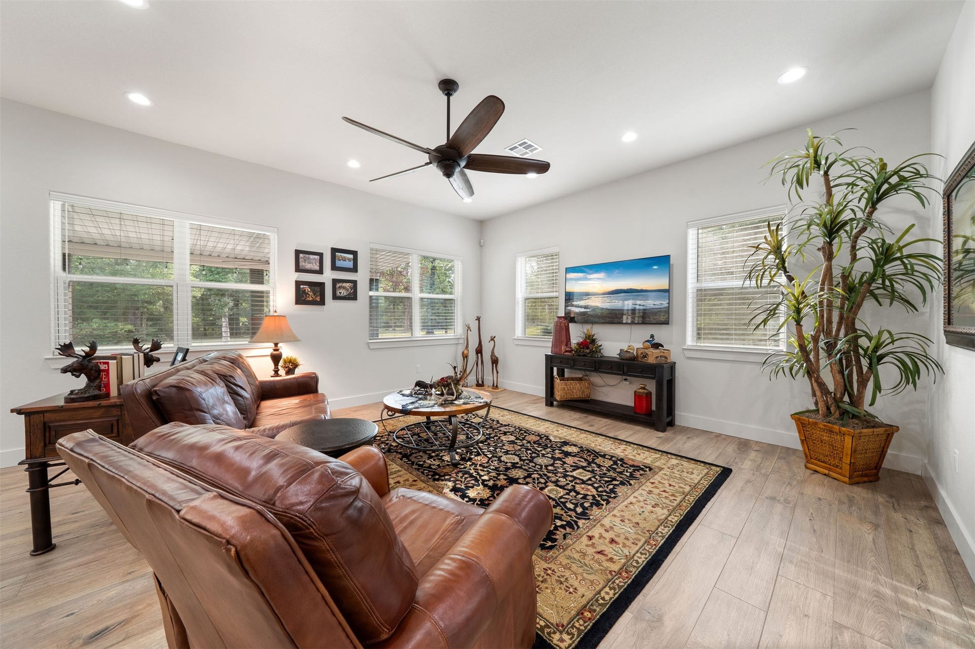 6970 Longmire Road, Conroe, TX 77304 6970 Longmire Road, Conroe, TX 77304