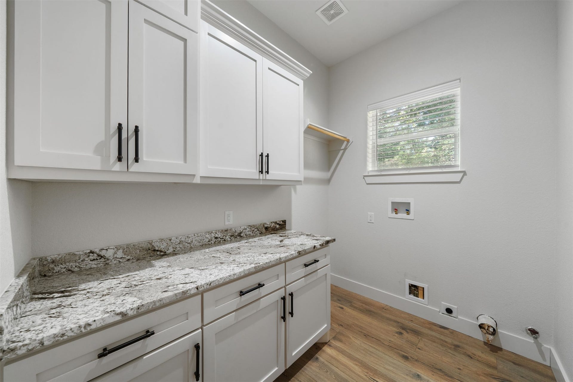 6970 Longmire Road, Conroe, TX 77304 6970 Longmire Road, Conroe, TX 77304