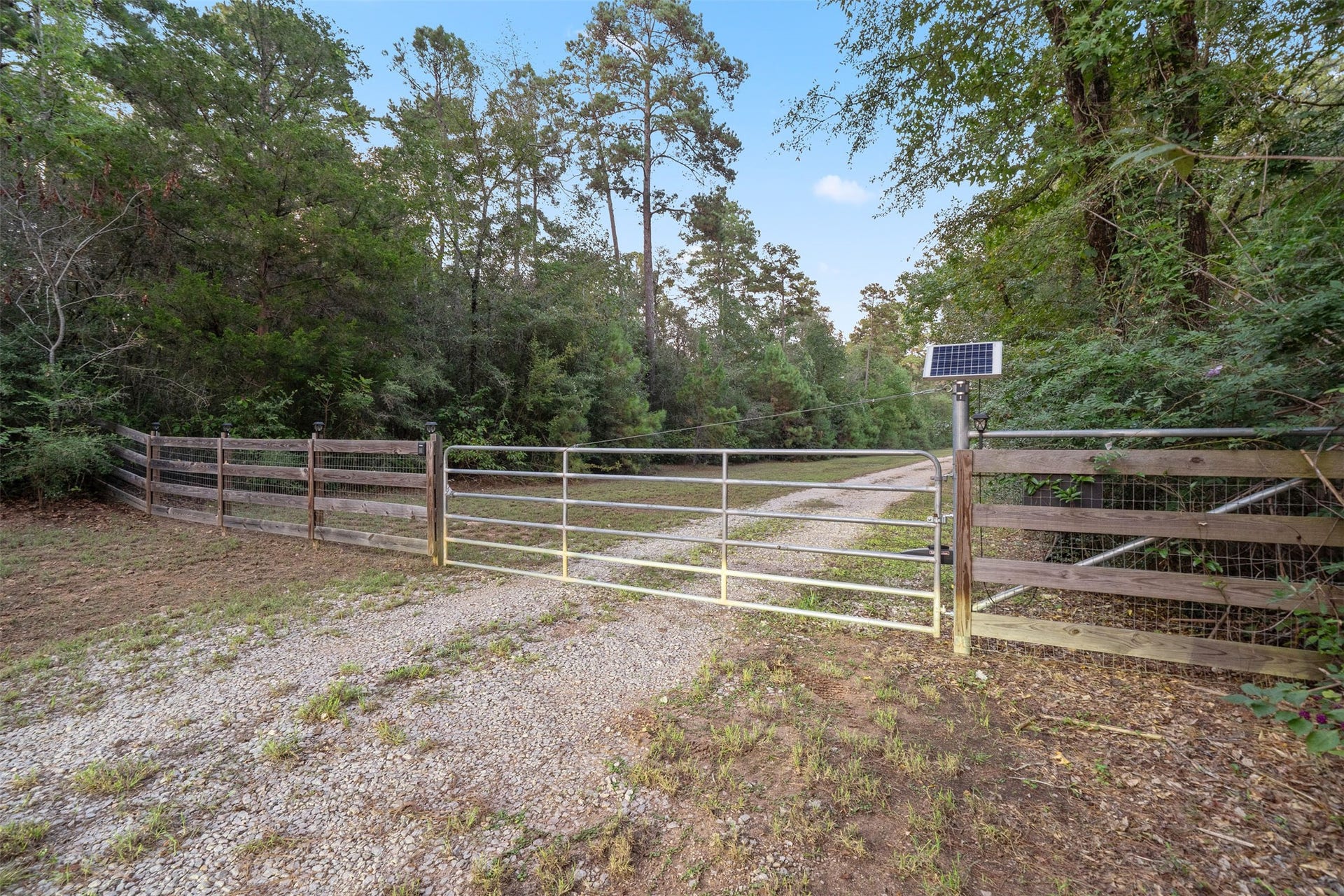 6970 Longmire Road, Conroe, TX 77304 6970 Longmire Road, Conroe, TX 77304