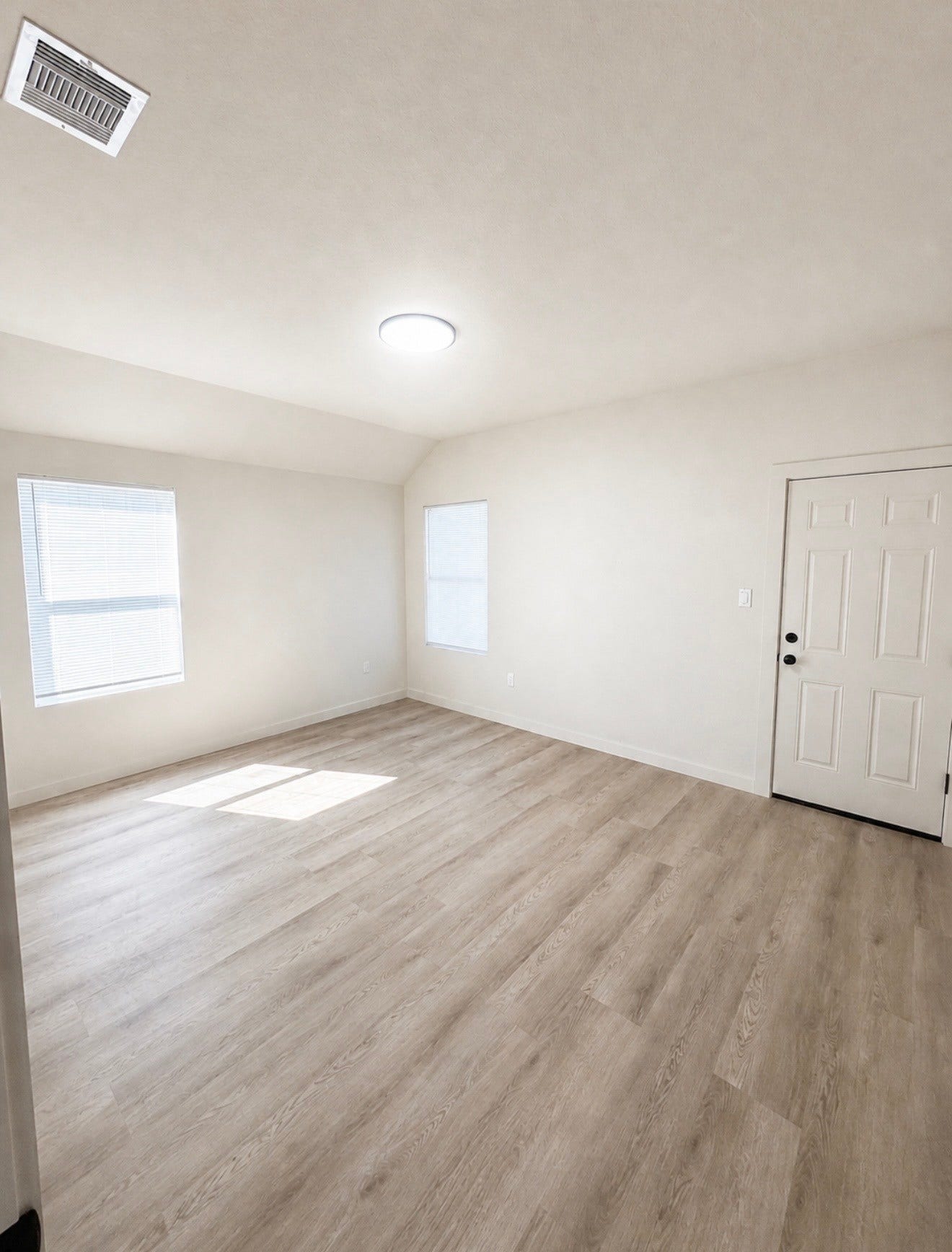7933 Goode Street, Houston, TX 77012 7933 Goode Street, Houston, TX 77012