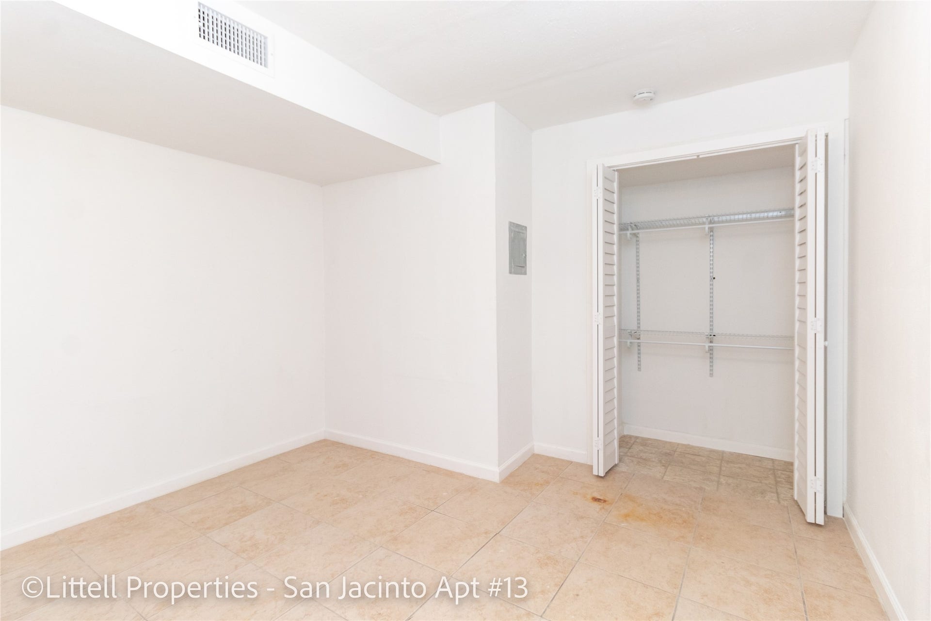 3817 Fannin Street, #13, Houston, TX 77004 Closet with little nook for design interest