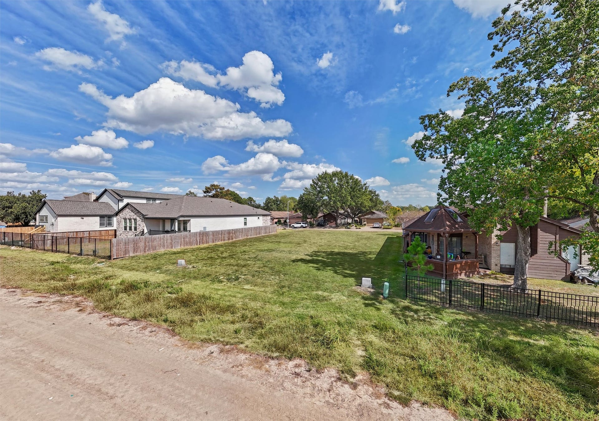 7713 Green Lawn Drive, Houston, TX 77088 Surrounded by an established neighborhood with mature trees nearby, this is your opportunity to build the home you've always envisioned. Your dream home starts right here!