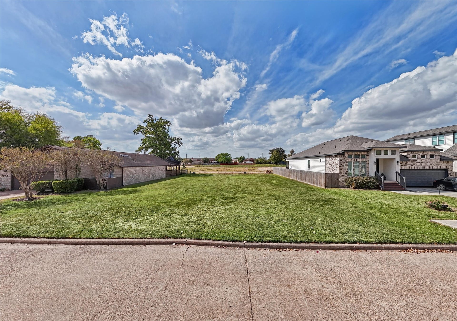 7713 Green Lawn Drive, Houston, TX 77088 7713 Green Lawn Drive, Houston, TX 77088