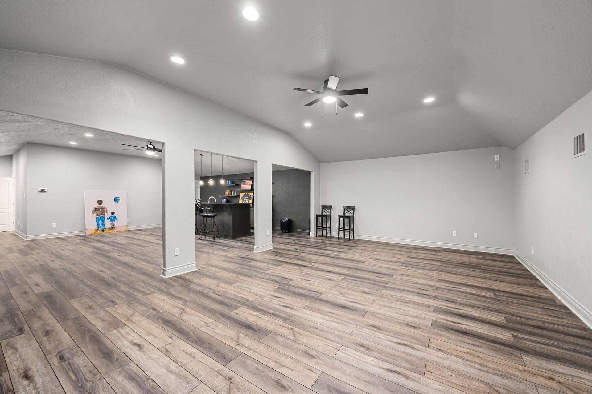 11956 White Oak Crossing, Conroe, TX 77385 Expansive and versatile upstairs living area is 1334 Sq Ft!