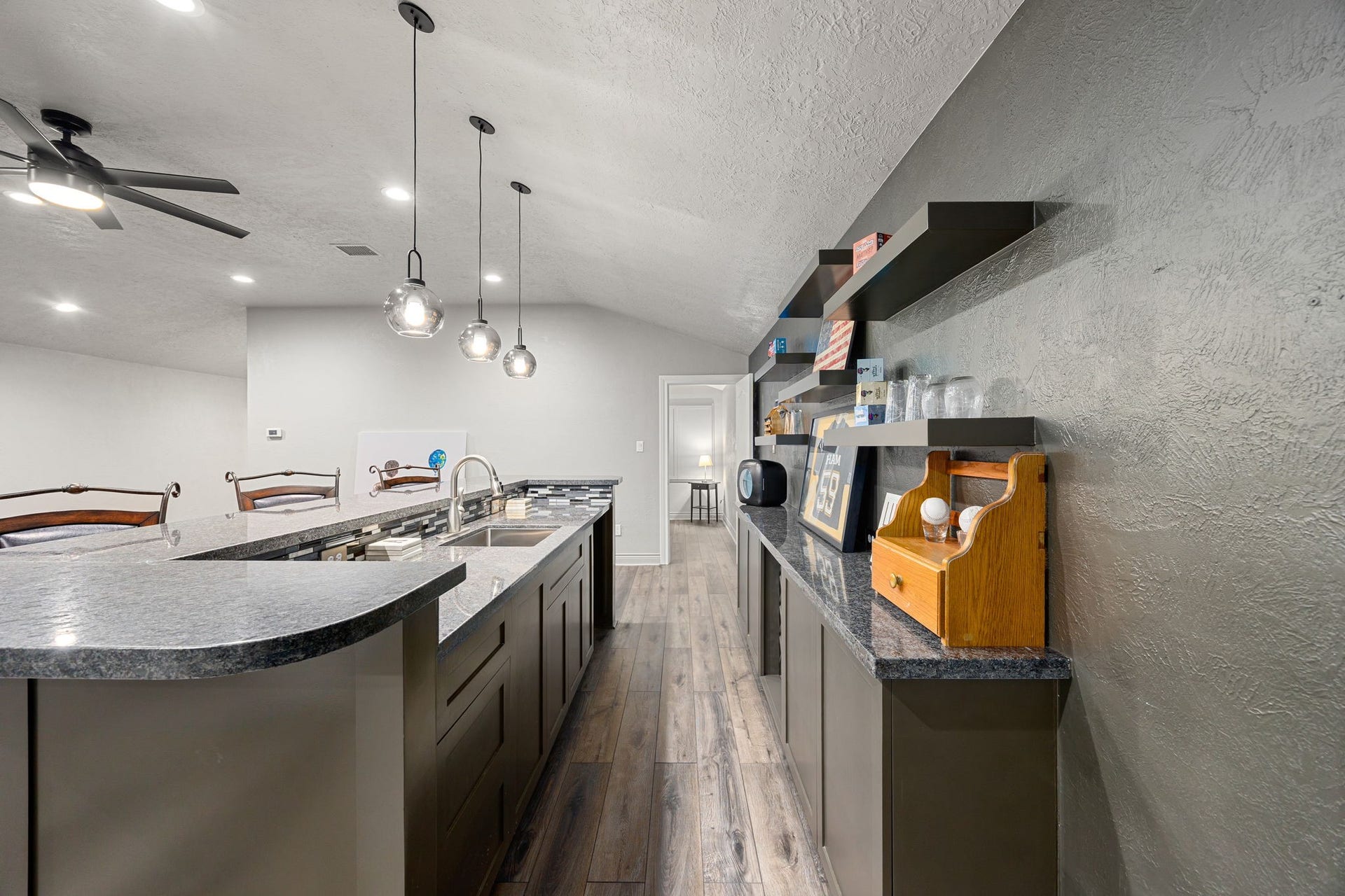 11956 White Oak Crossing, Conroe, TX 77385 Perfect for entertaining guests.