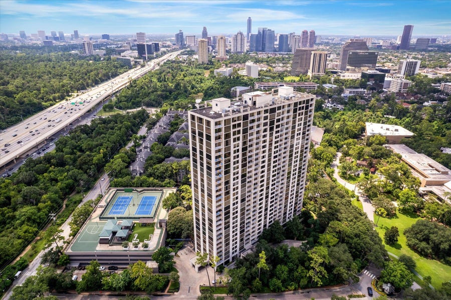 Property photo for 121 N Post Oak Lane, #104, Houston, TX