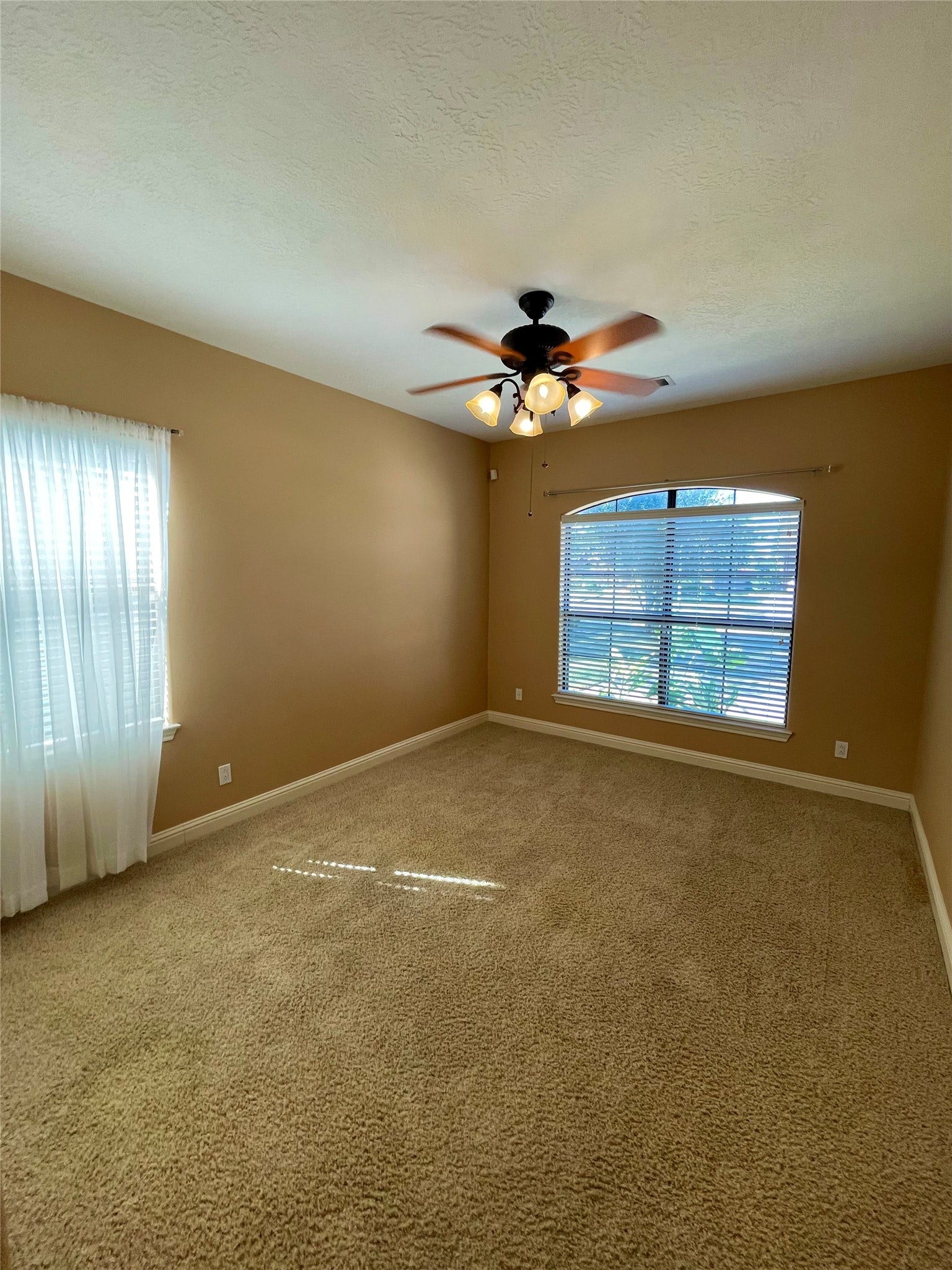 4138 Lakepointe Forest Drive, Seabrook, TX 77586 4138 Lakepointe Forest Drive, Seabrook, TX 77586