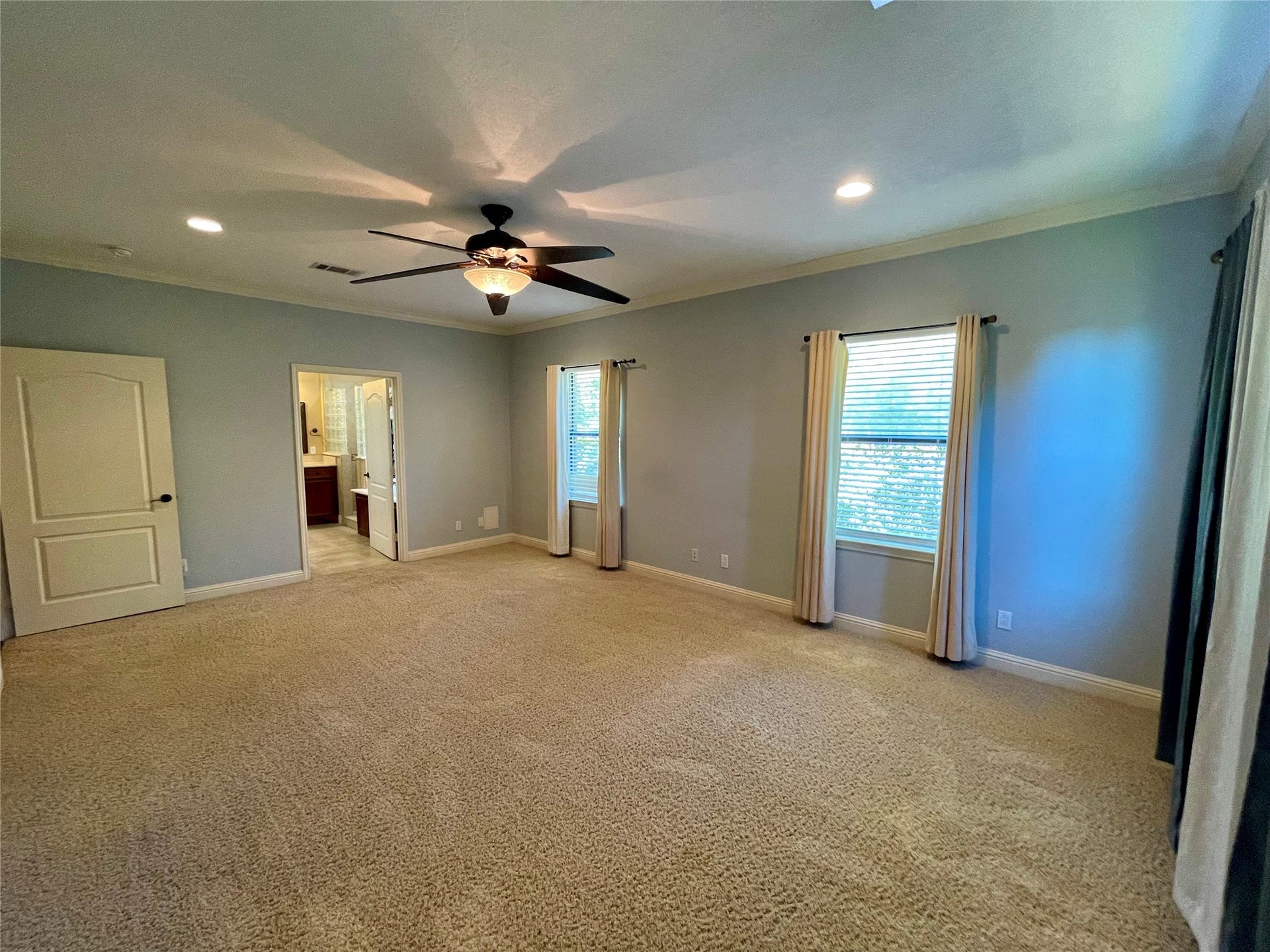 4138 Lakepointe Forest Drive, Seabrook, TX 77586 4138 Lakepointe Forest Drive, Seabrook, TX 77586
