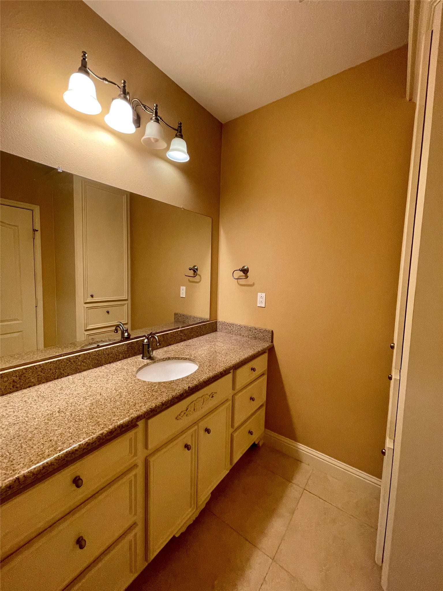 4138 Lakepointe Forest Drive, Seabrook, TX 77586 4138 Lakepointe Forest Drive, Seabrook, TX 77586