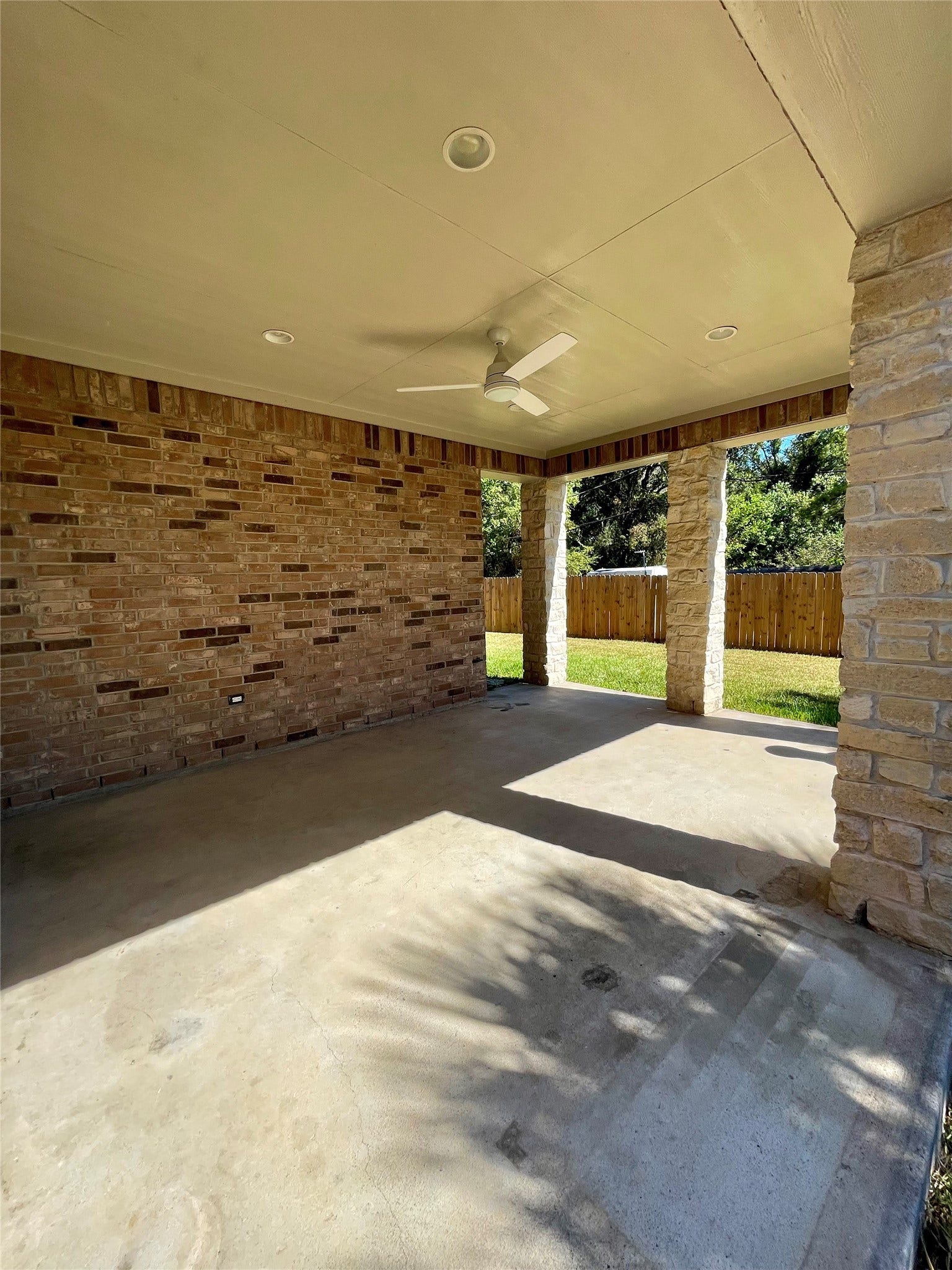 4138 Lakepointe Forest Drive, Seabrook, TX 77586 4138 Lakepointe Forest Drive, Seabrook, TX 77586