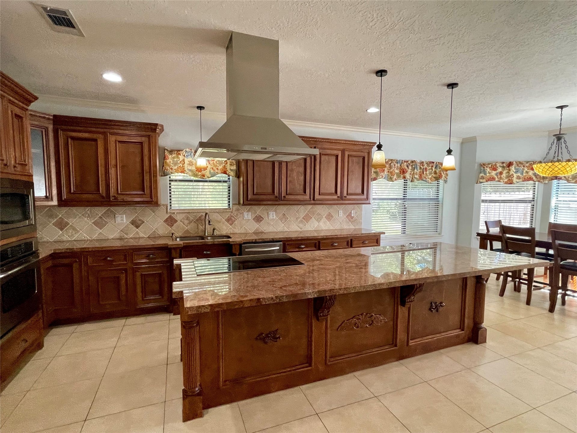 4138 Lakepointe Forest Drive, Seabrook, TX 77586 4138 Lakepointe Forest Drive, Seabrook, TX 77586