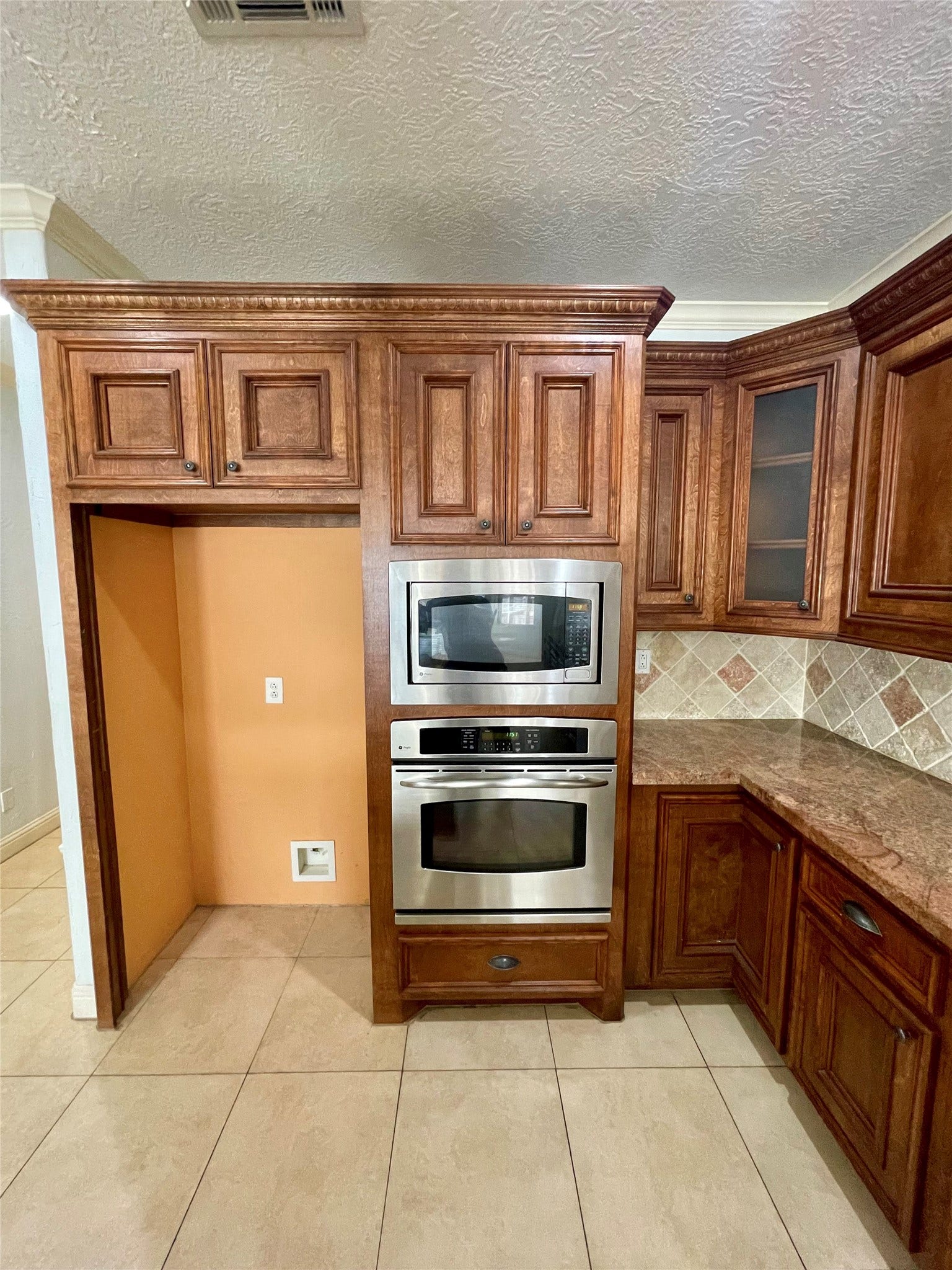 4138 Lakepointe Forest Drive, Seabrook, TX 77586 4138 Lakepointe Forest Drive, Seabrook, TX 77586
