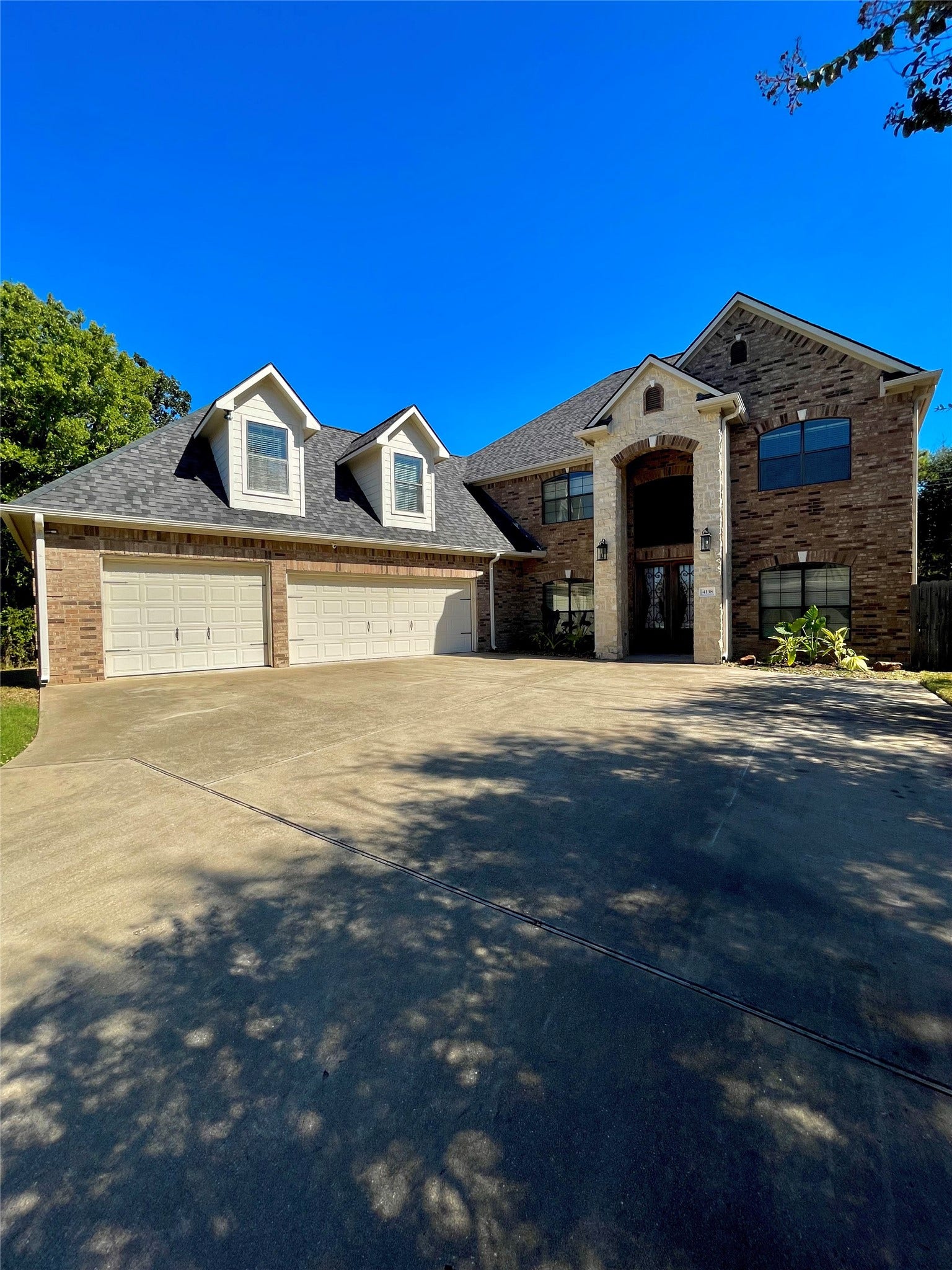 4138 Lakepointe Forest Drive, Seabrook, TX 77586 4138 Lakepointe Forest Drive, Seabrook, TX 77586
