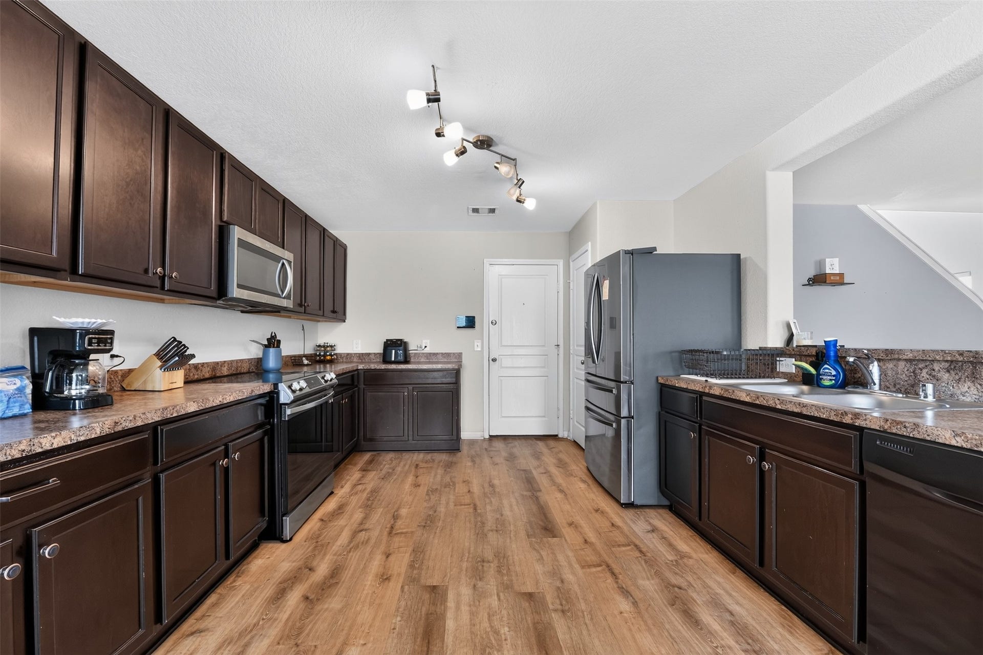 10006 Dawson Hill Lane, Houston, TX 77044 10006 Dawson Hill Lane, Houston, TX 77044