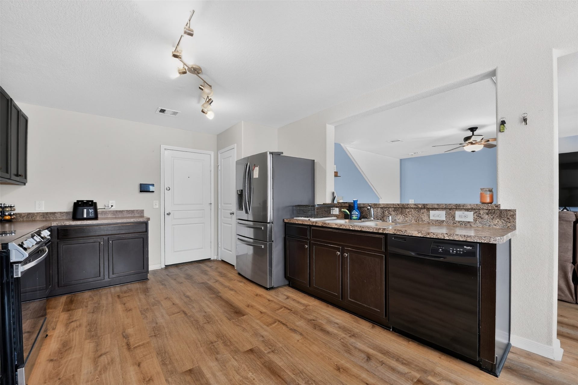 10006 Dawson Hill Lane, Houston, TX 77044 10006 Dawson Hill Lane, Houston, TX 77044