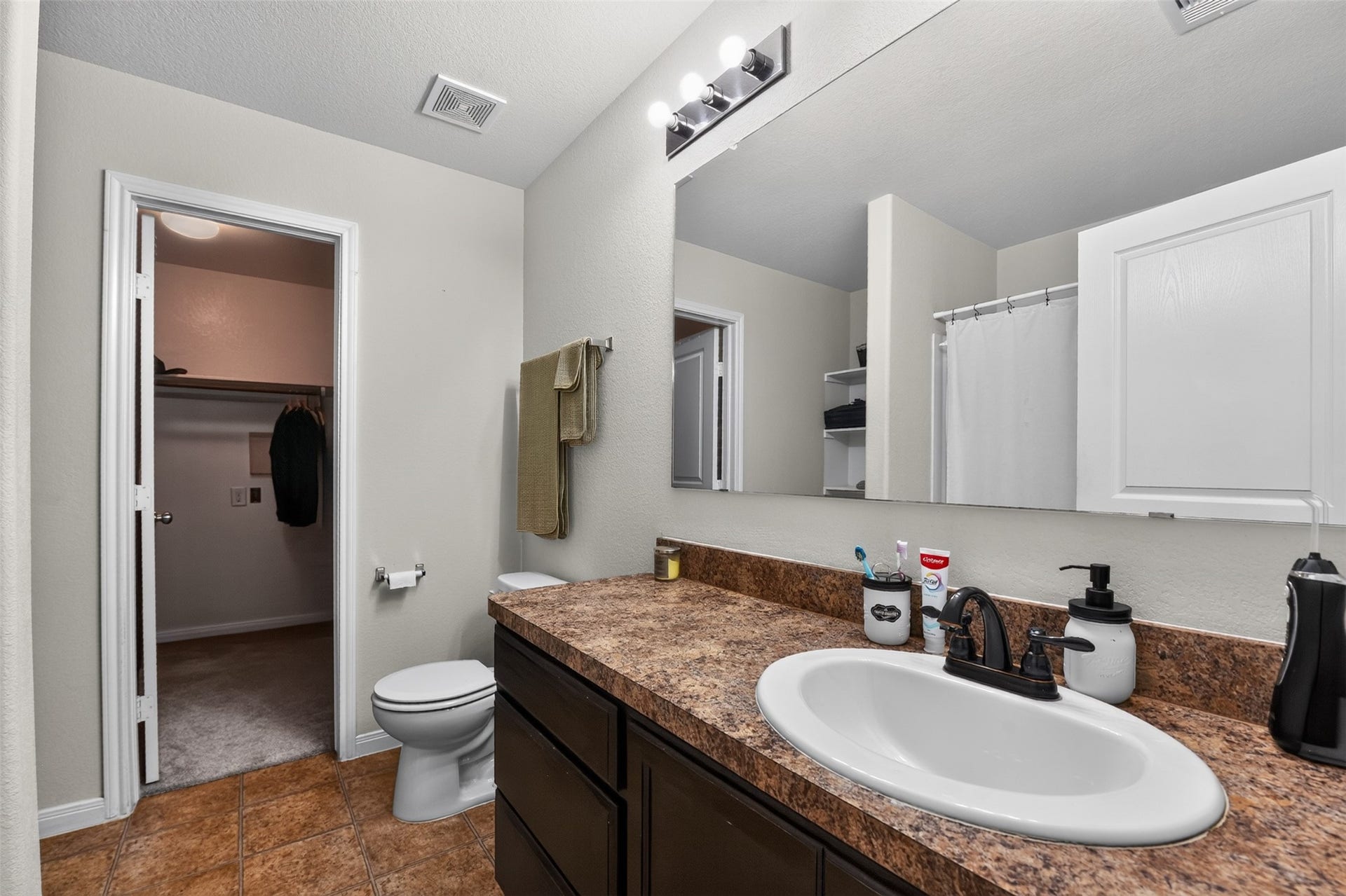 10006 Dawson Hill Lane, Houston, TX 77044 10006 Dawson Hill Lane, Houston, TX 77044