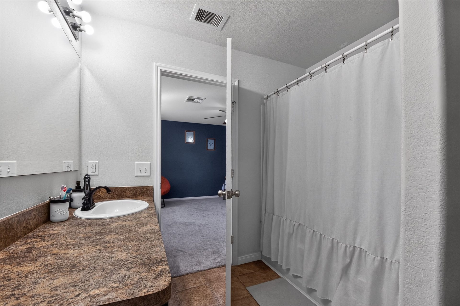10006 Dawson Hill Lane, Houston, TX 77044 10006 Dawson Hill Lane, Houston, TX 77044