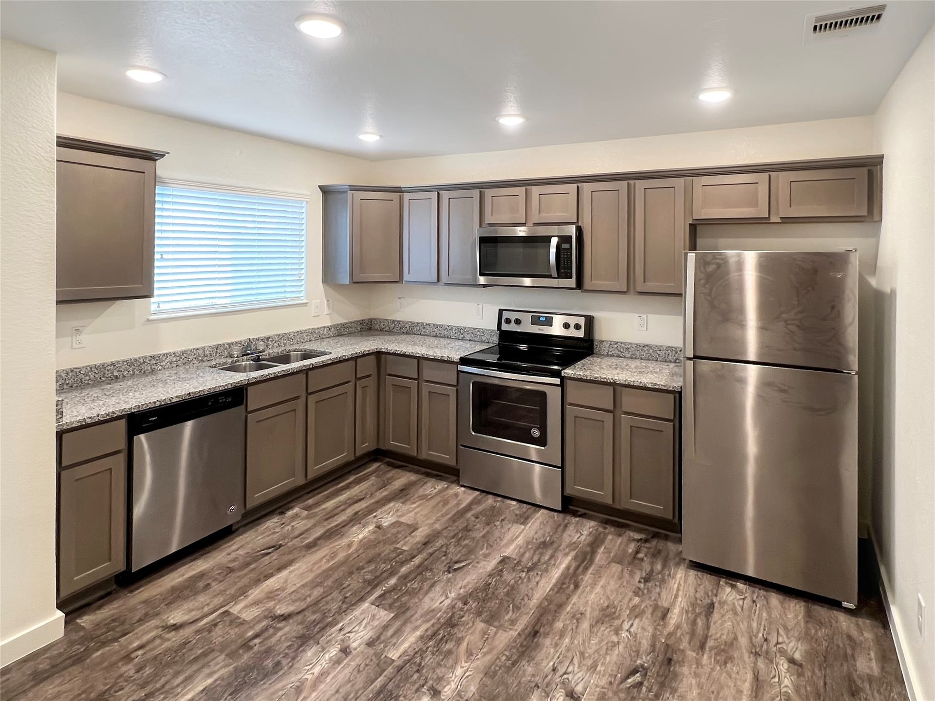 21155 Gosling Road, #48 A-D, Spring, TX 77388 21155 Gosling Road, #48 A-D, Spring, TX 77388