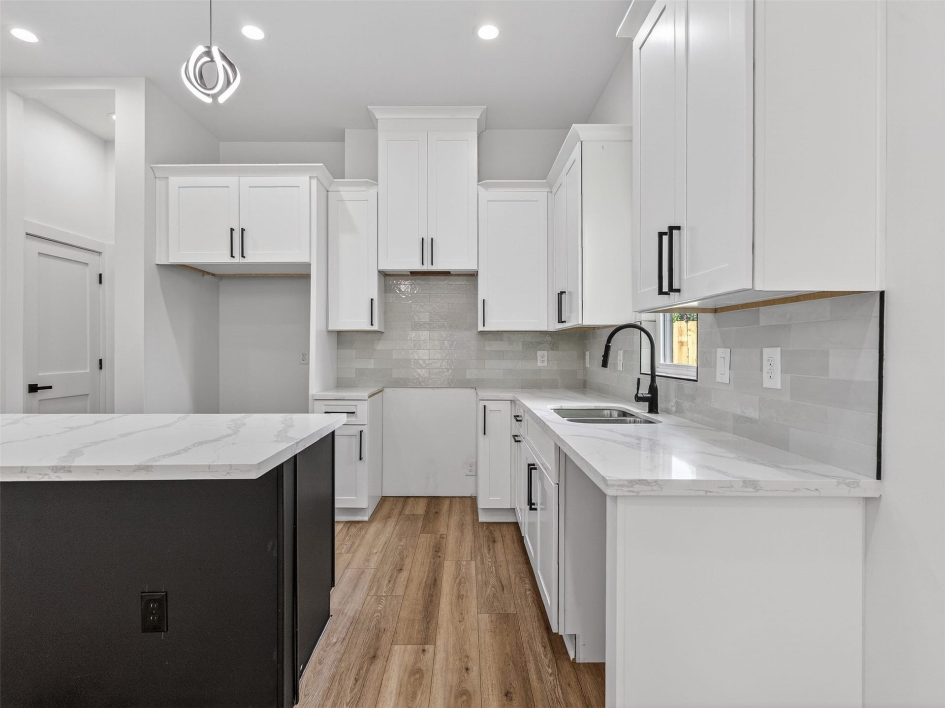 6801 Apollo Street, Houston, TX 77091 6801 Apollo Street, Houston, TX 77091