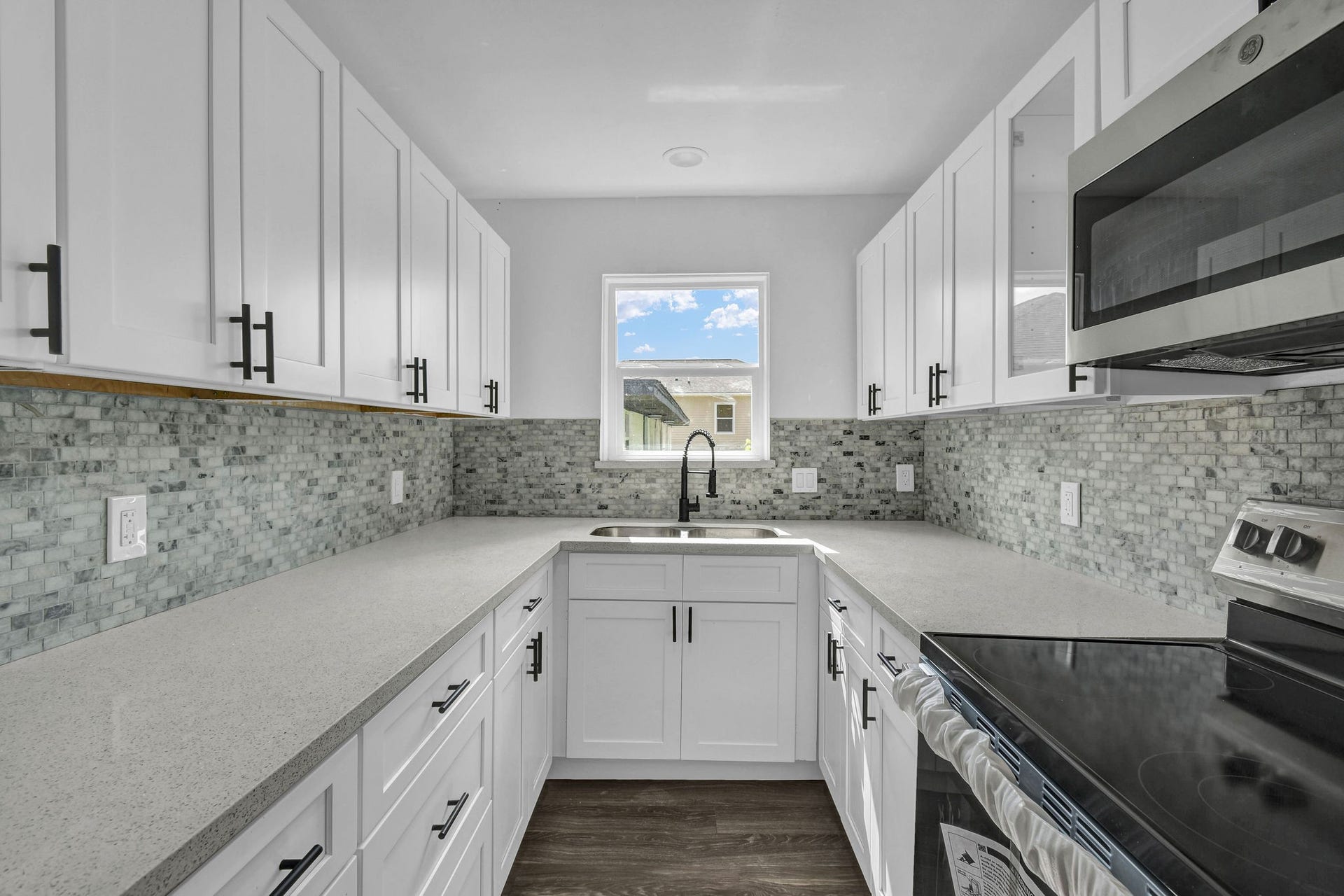 1332 Montgomery Street, La Marque, TX 77568 1332 Montgomery Street, La Marque, TX 77568