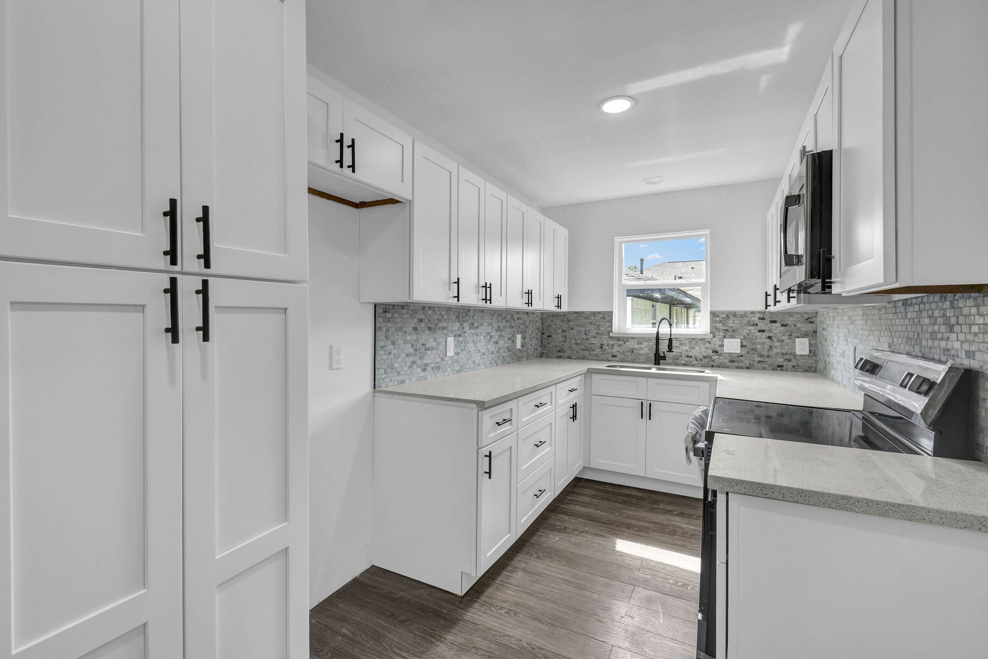 1332 Montgomery Street, La Marque, TX 77568 1332 Montgomery Street, La Marque, TX 77568