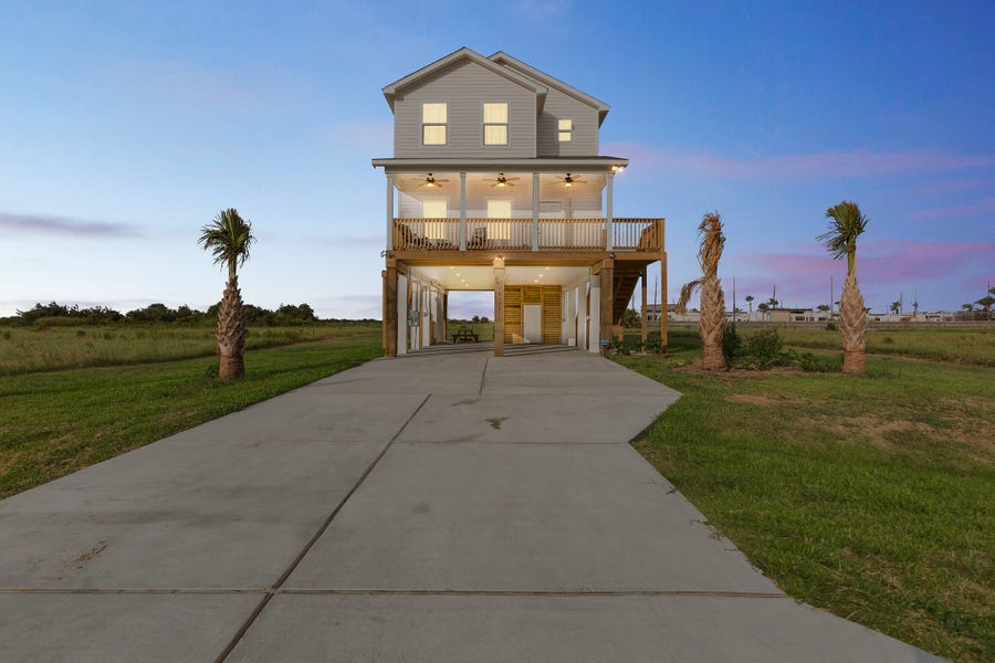 Property photo for 18103 Shaman Drive, Galveston, TX