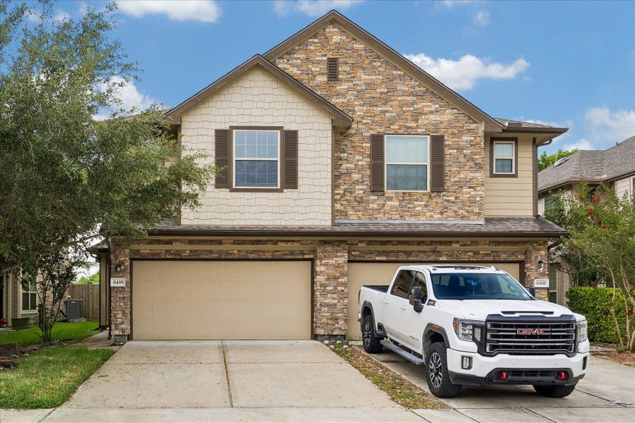 Property photo for 6438 Stoney Creek Drive, Pasadena, TX