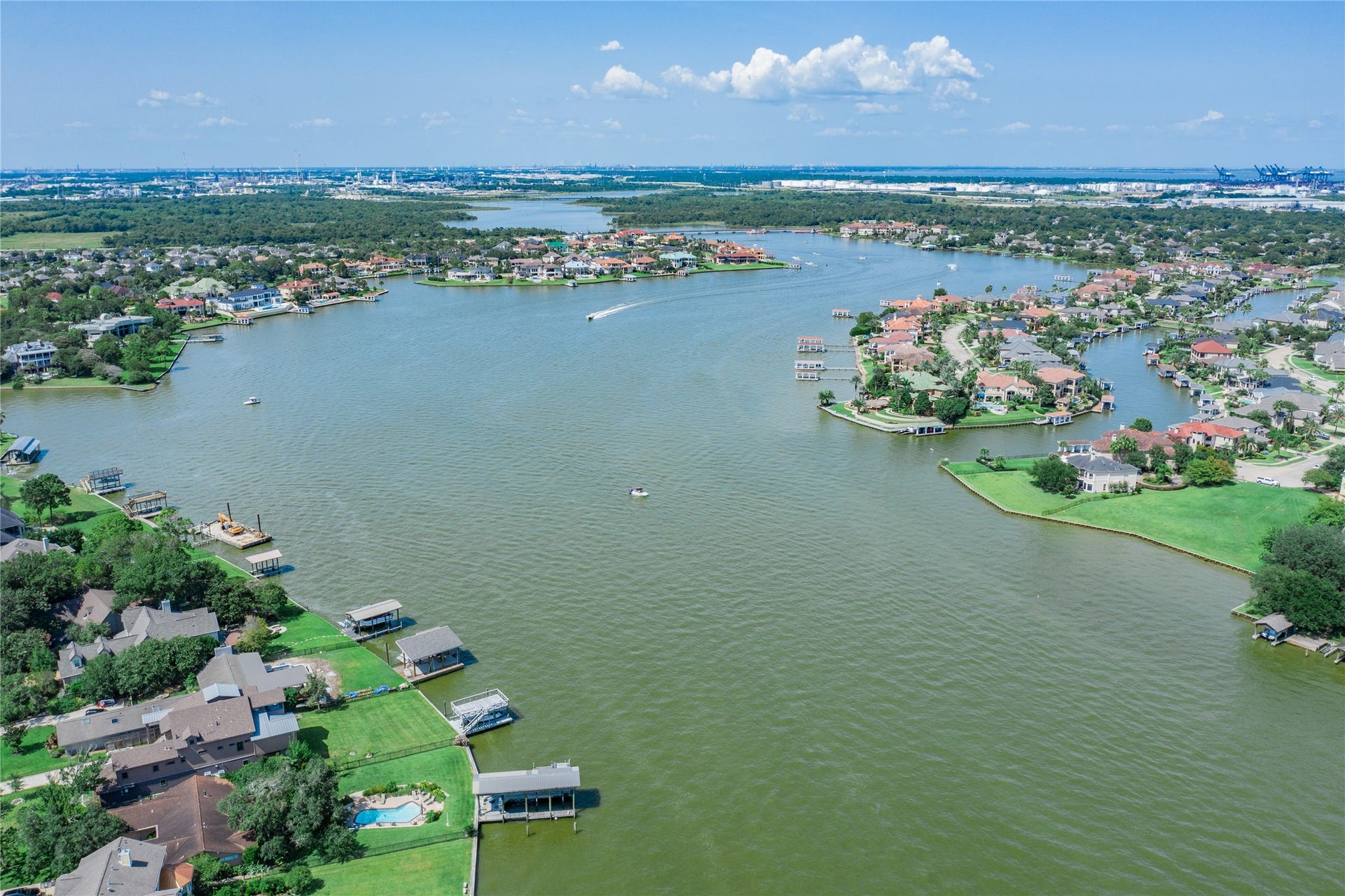 1623 Lake Arbor Drive, El Lago, TX 77586 ENJOY WATERFRONT LIVING DIRECTLY ON TAYLOR LAKE.