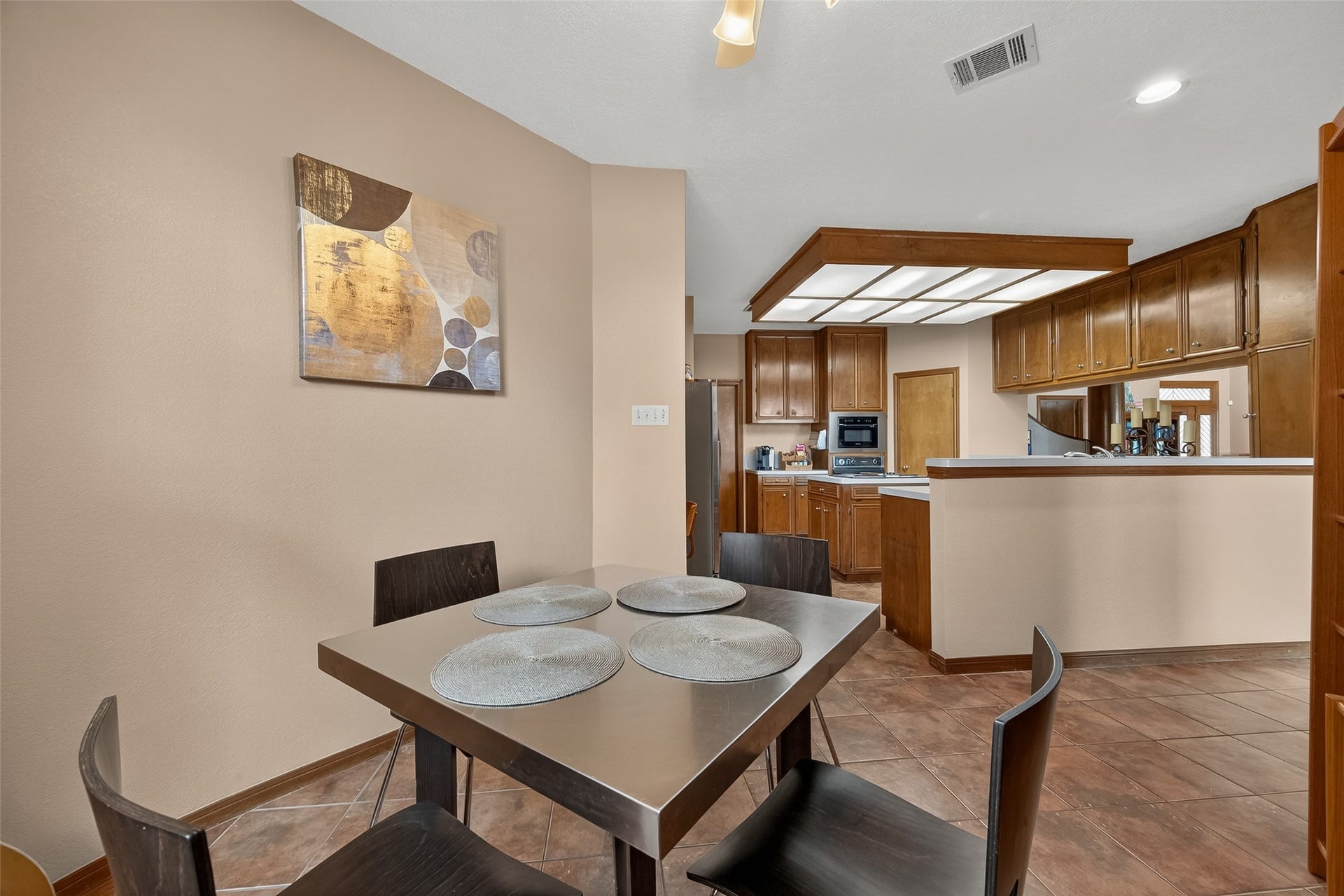 1623 Lake Arbor Drive, El Lago, TX 77586 BREAKFAST ROOM.