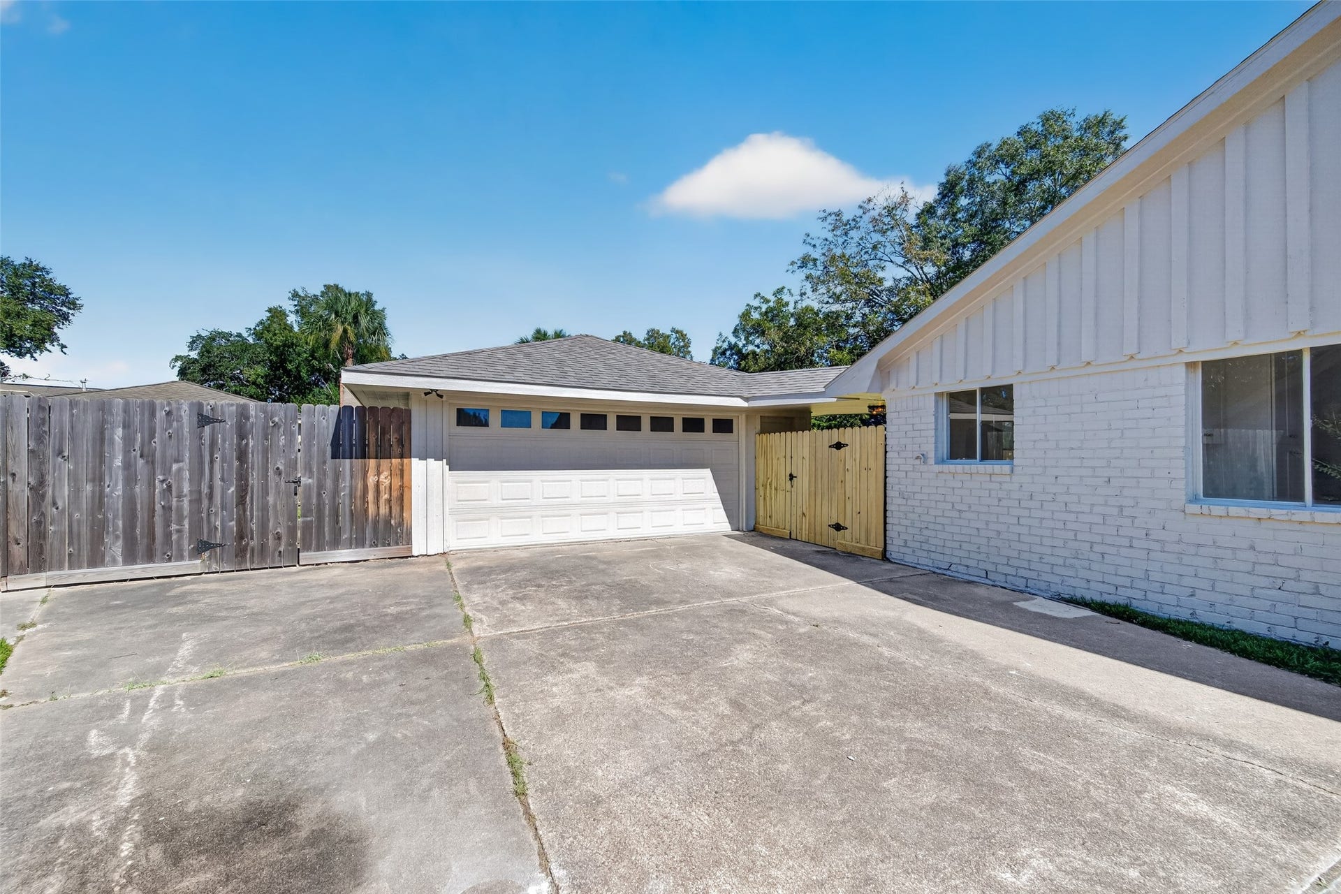 18203 Carriage Lane, Nassau Bay, TX 77058