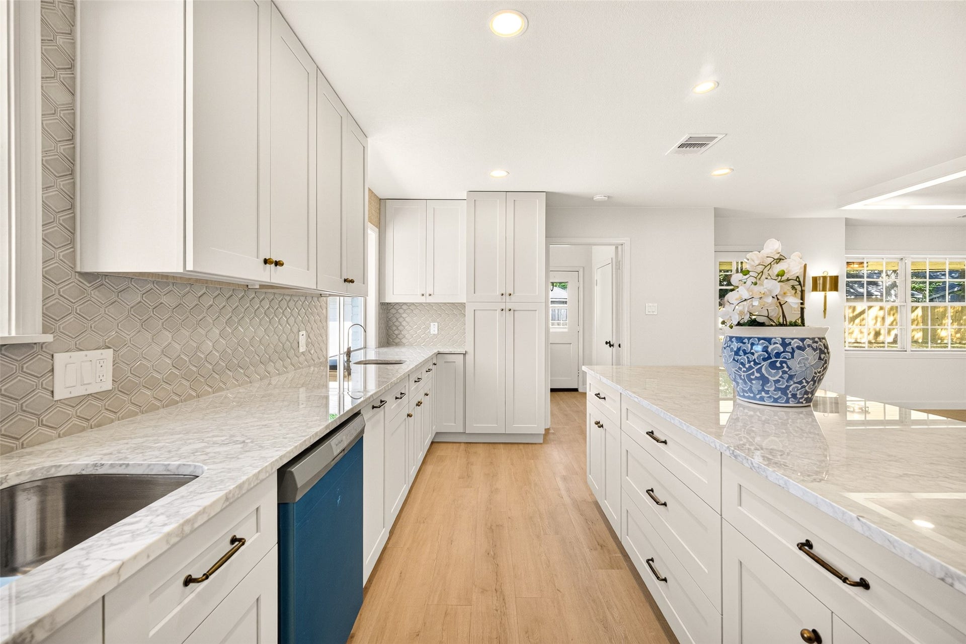 18203 Carriage Lane, Nassau Bay, TX 77058