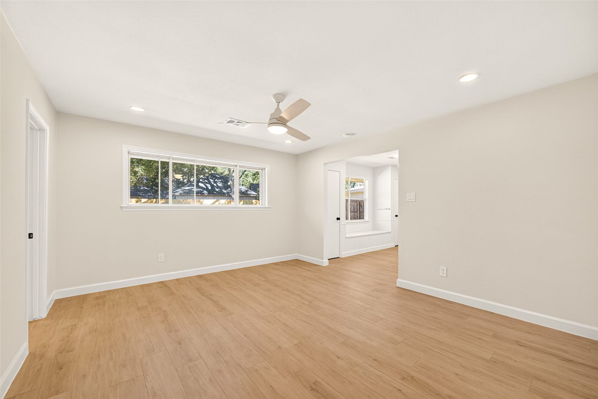 18203 Carriage Lane, Nassau Bay, TX 77058