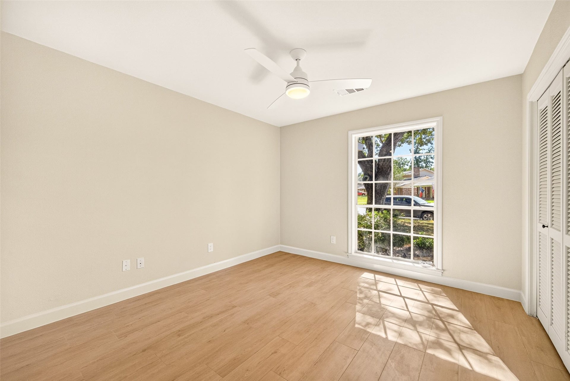 18203 Carriage Lane, Nassau Bay, TX 77058