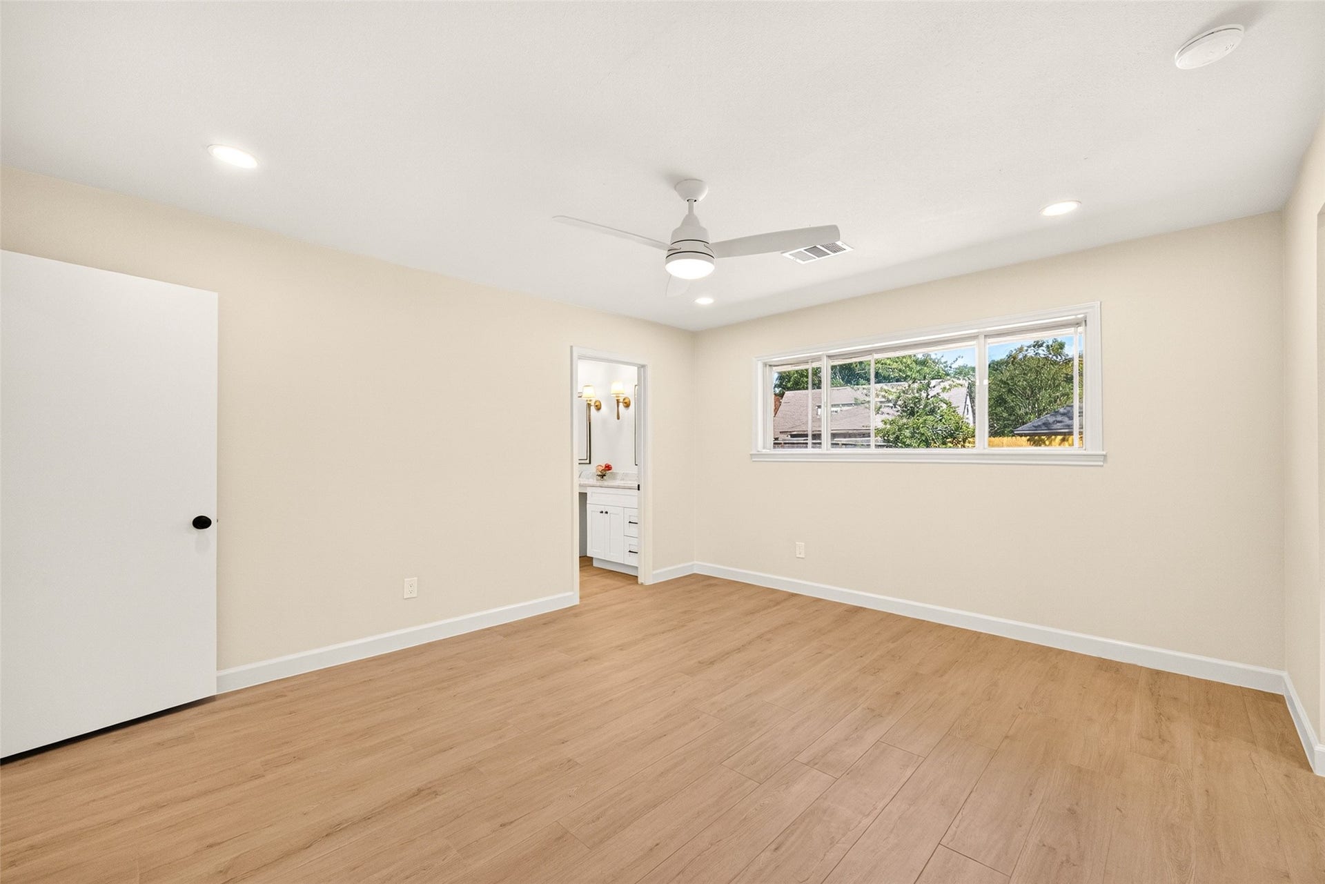 18203 Carriage Lane, Nassau Bay, TX 77058