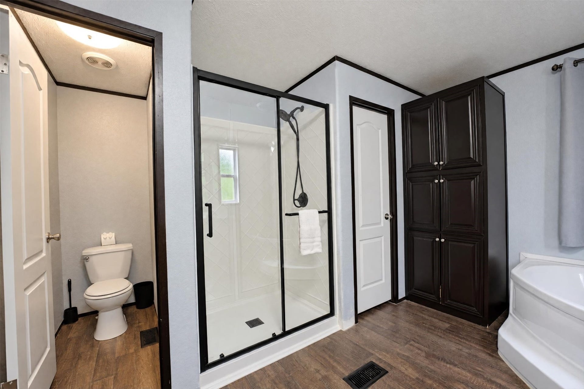 11350 Hillcrest Drive, Conroe, TX 77303 11350 Hillcrest Drive, Conroe, TX 77303