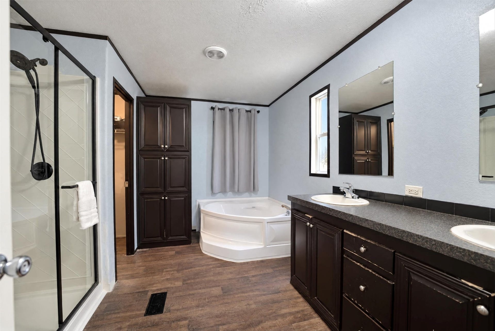 11350 Hillcrest Drive, Conroe, TX 77303 11350 Hillcrest Drive, Conroe, TX 77303