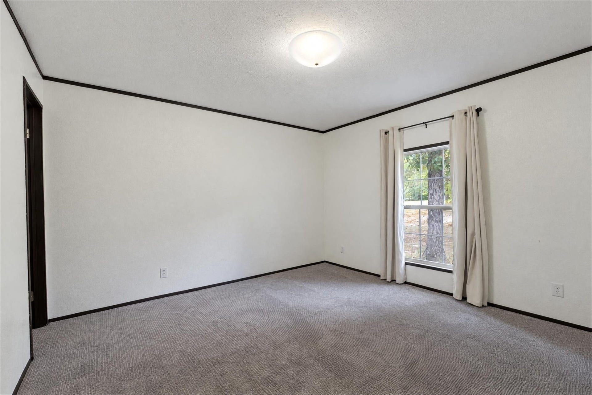 11350 Hillcrest Drive, Conroe, TX 77303 bedroom 2