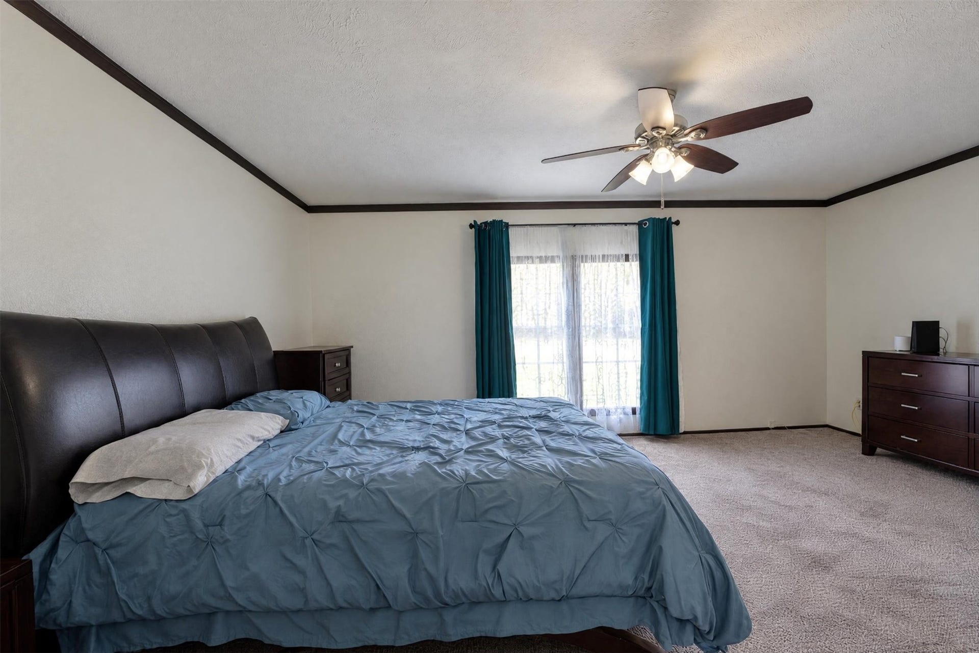 11350 Hillcrest Drive, Conroe, TX 77303 11350 Hillcrest Drive, Conroe, TX 77303