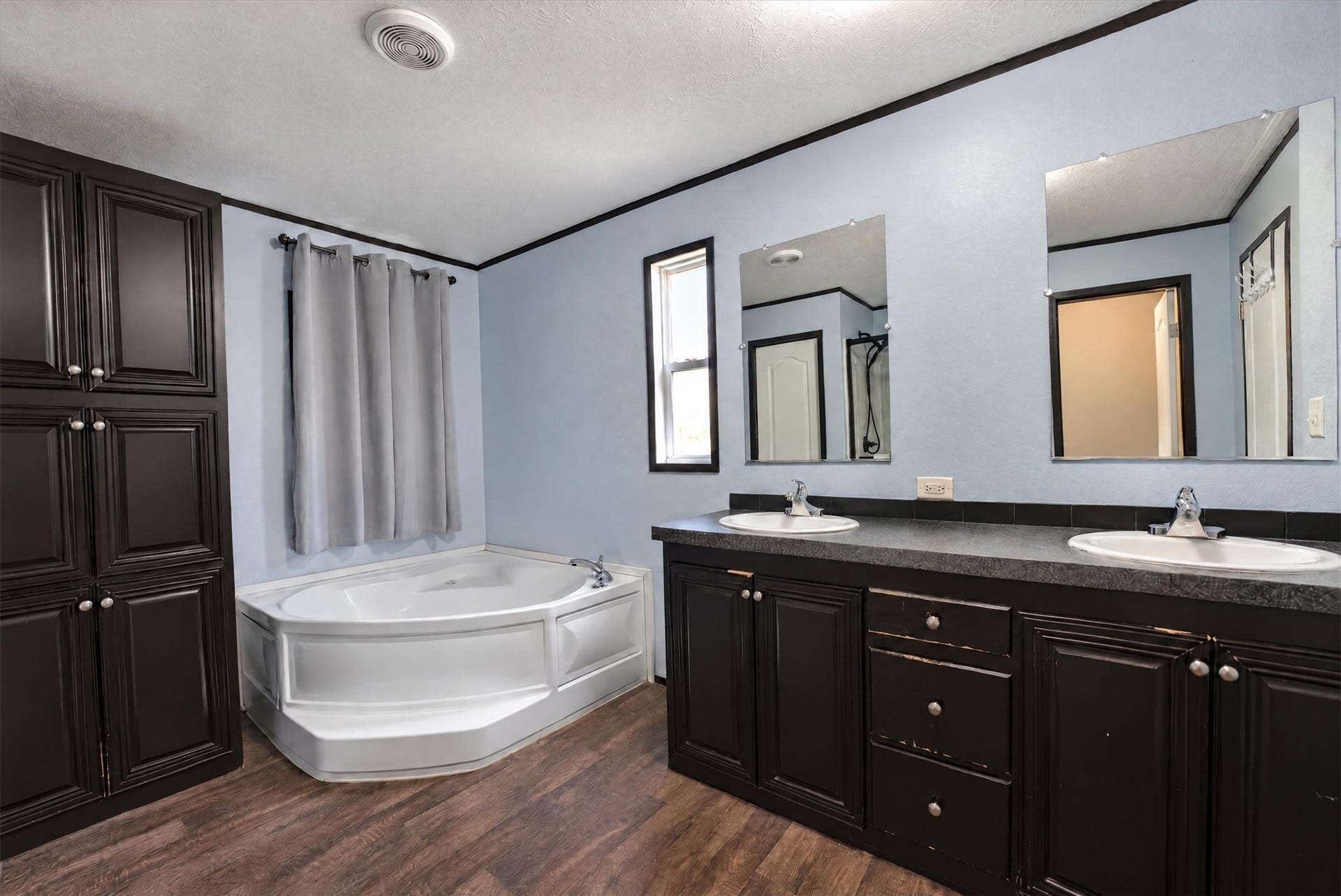 11350 Hillcrest Drive, Conroe, TX 77303 11350 Hillcrest Drive, Conroe, TX 77303