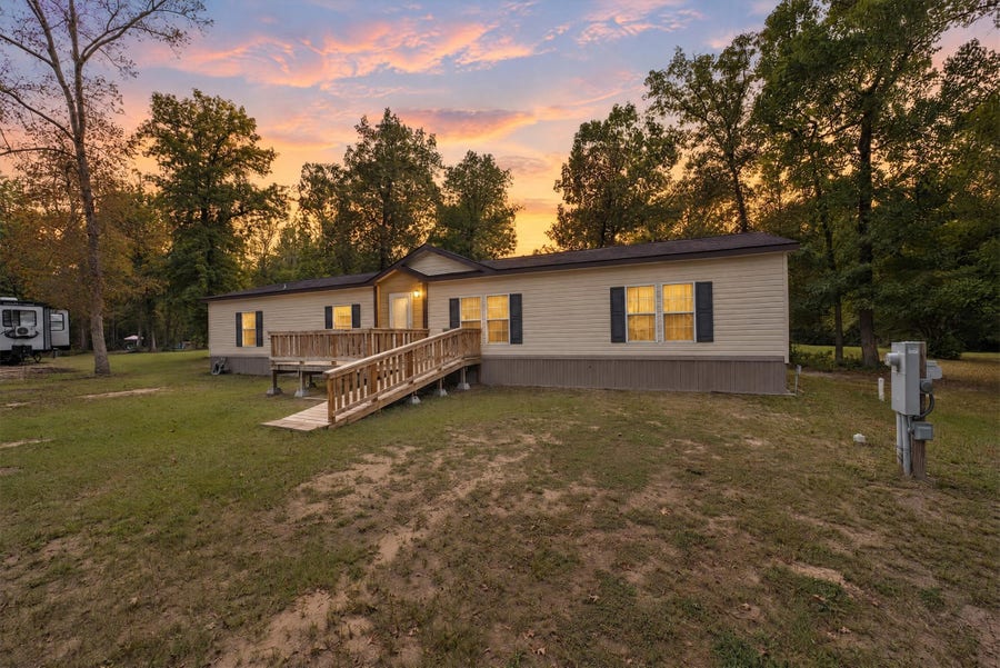 Property photo for 11350 Hillcrest Drive, Conroe, TX