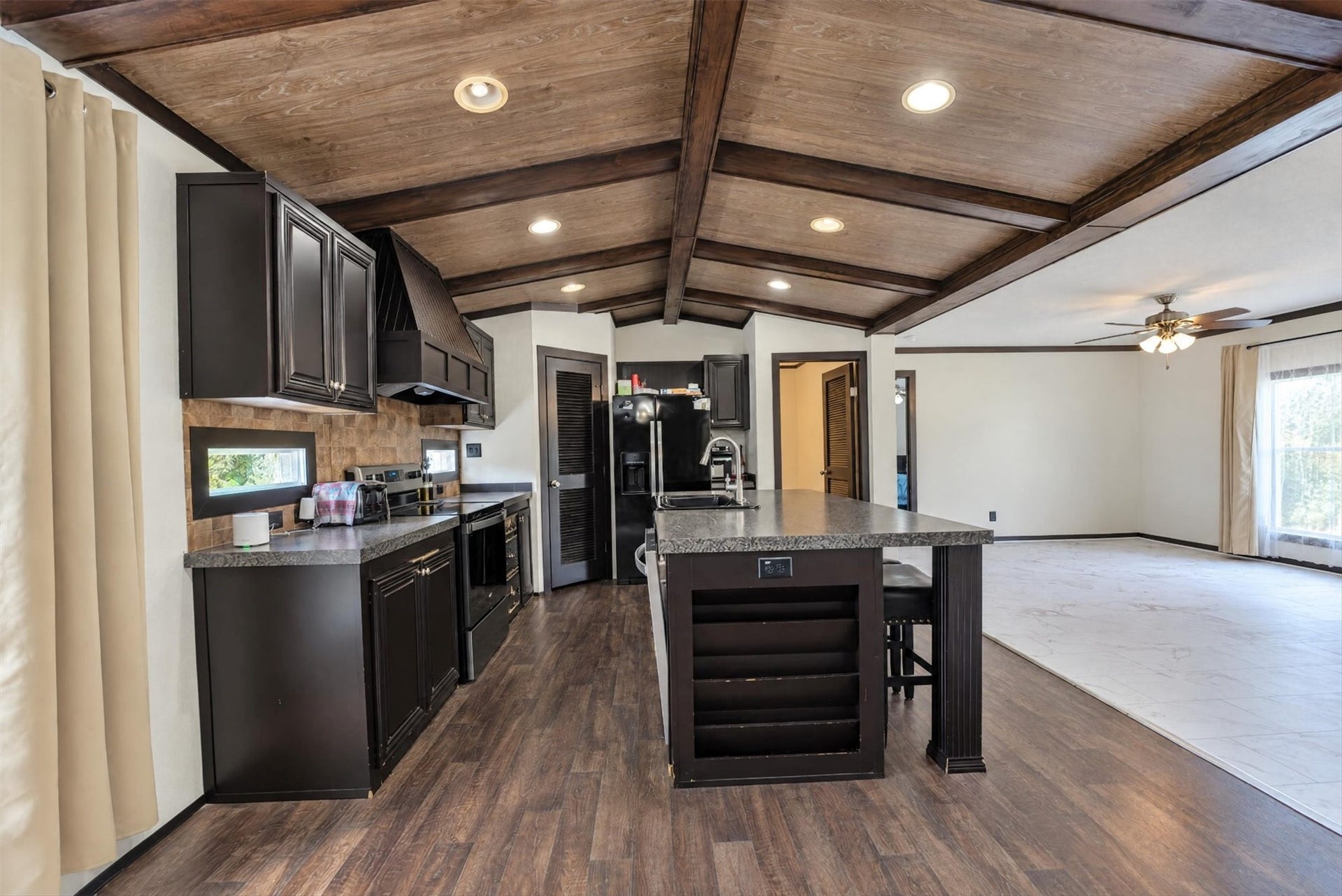 11350 Hillcrest Drive, Conroe, TX 77303 11350 Hillcrest Drive, Conroe, TX 77303
